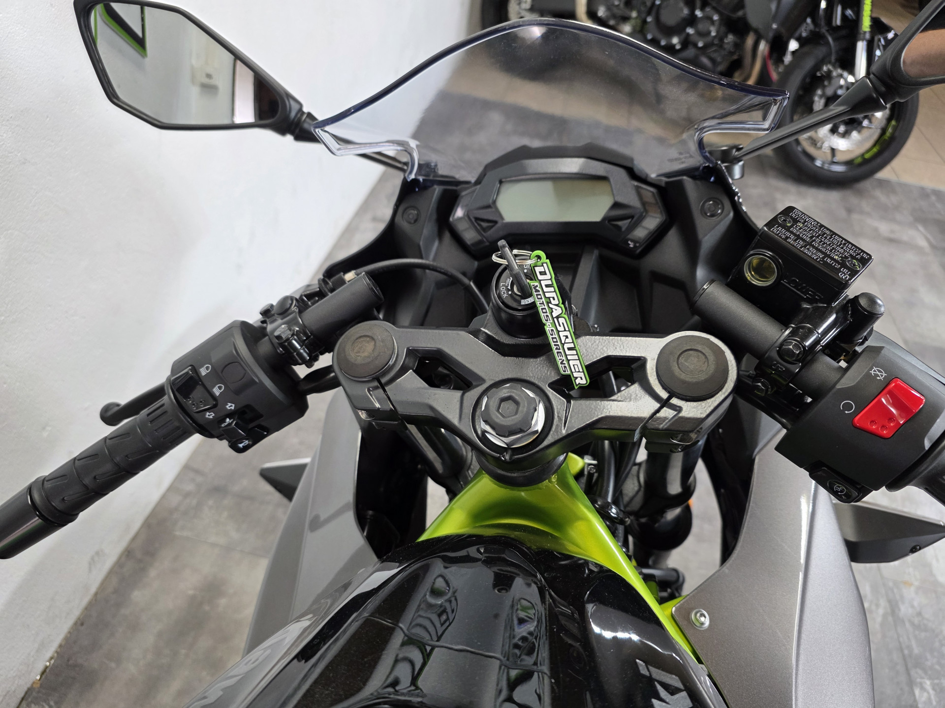 KAWASAKI Ninja 125-image-6