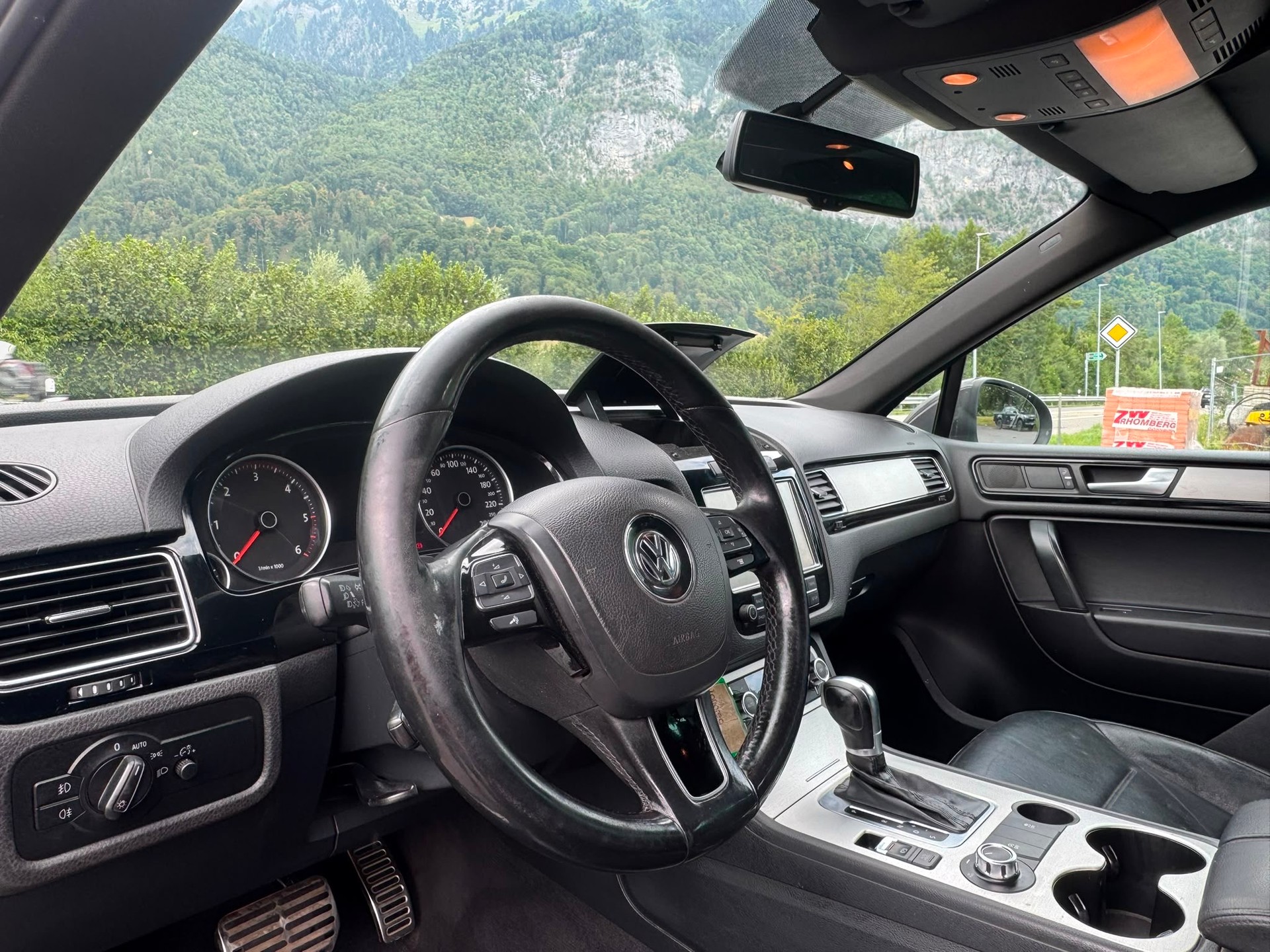 VW Touareg 3.0 TDI BlueMotion Technology Tiptronic-image-8