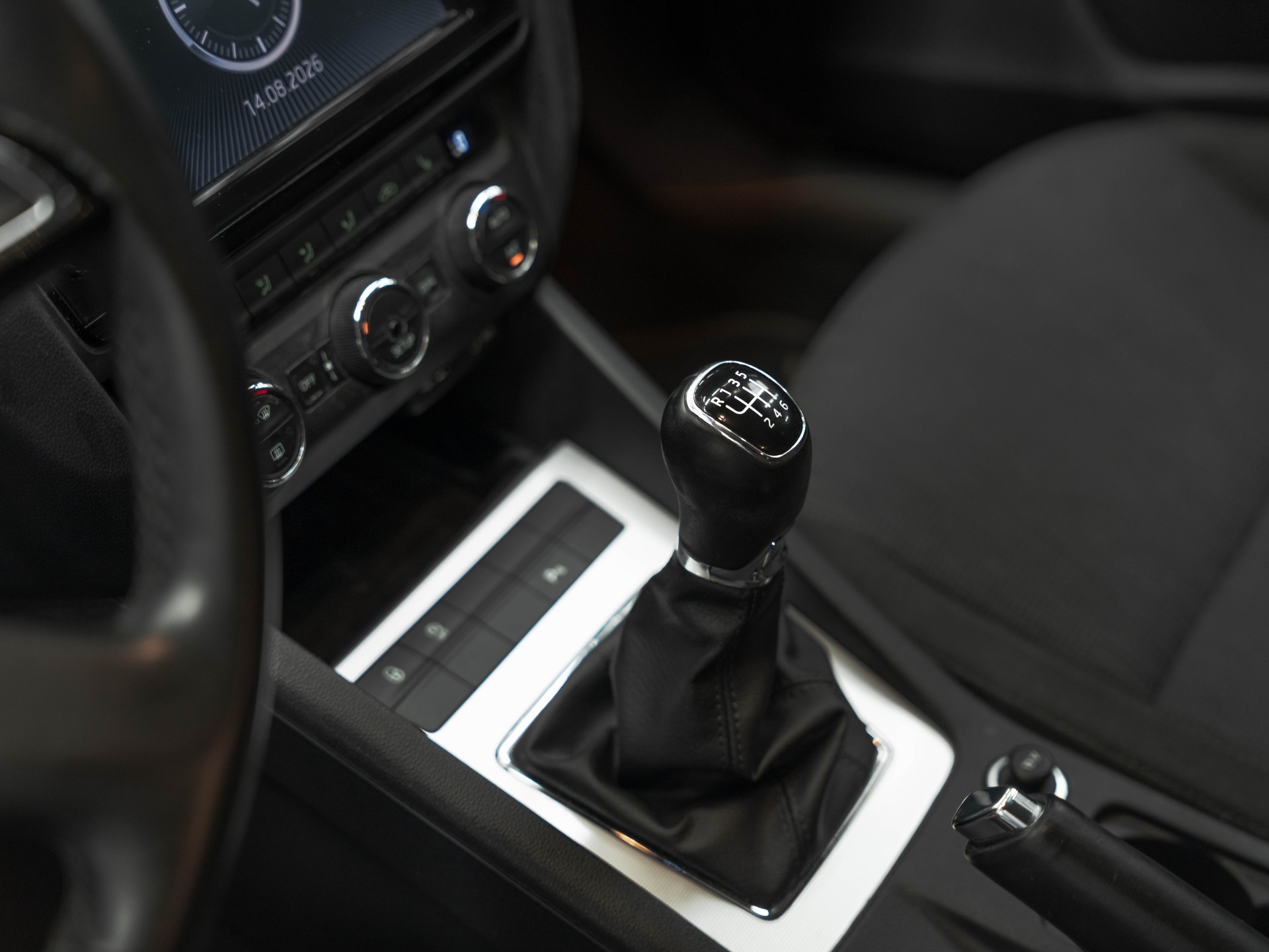 SKODA Octavia Combi 1.4 TSI G-tec Elegance CNG-image-19
