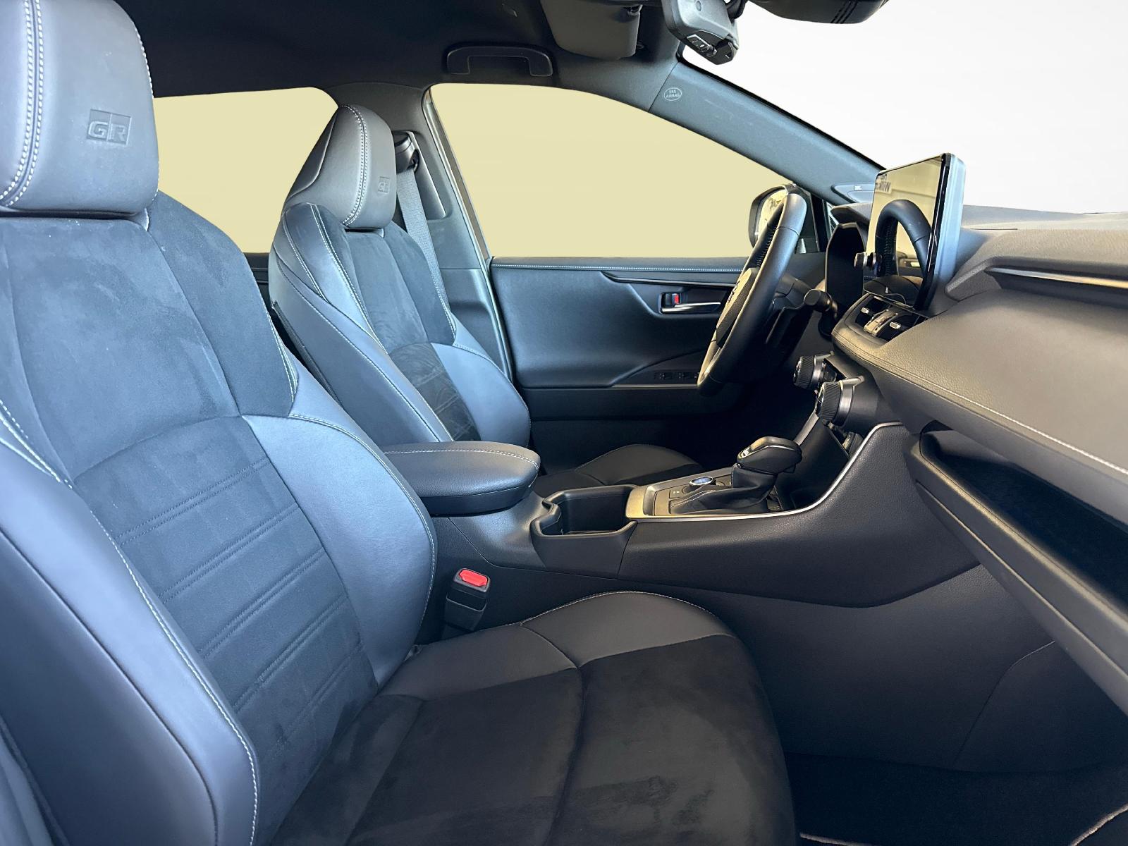 TOYOTA RAV4 2.5 HEV GR Sport-image-9