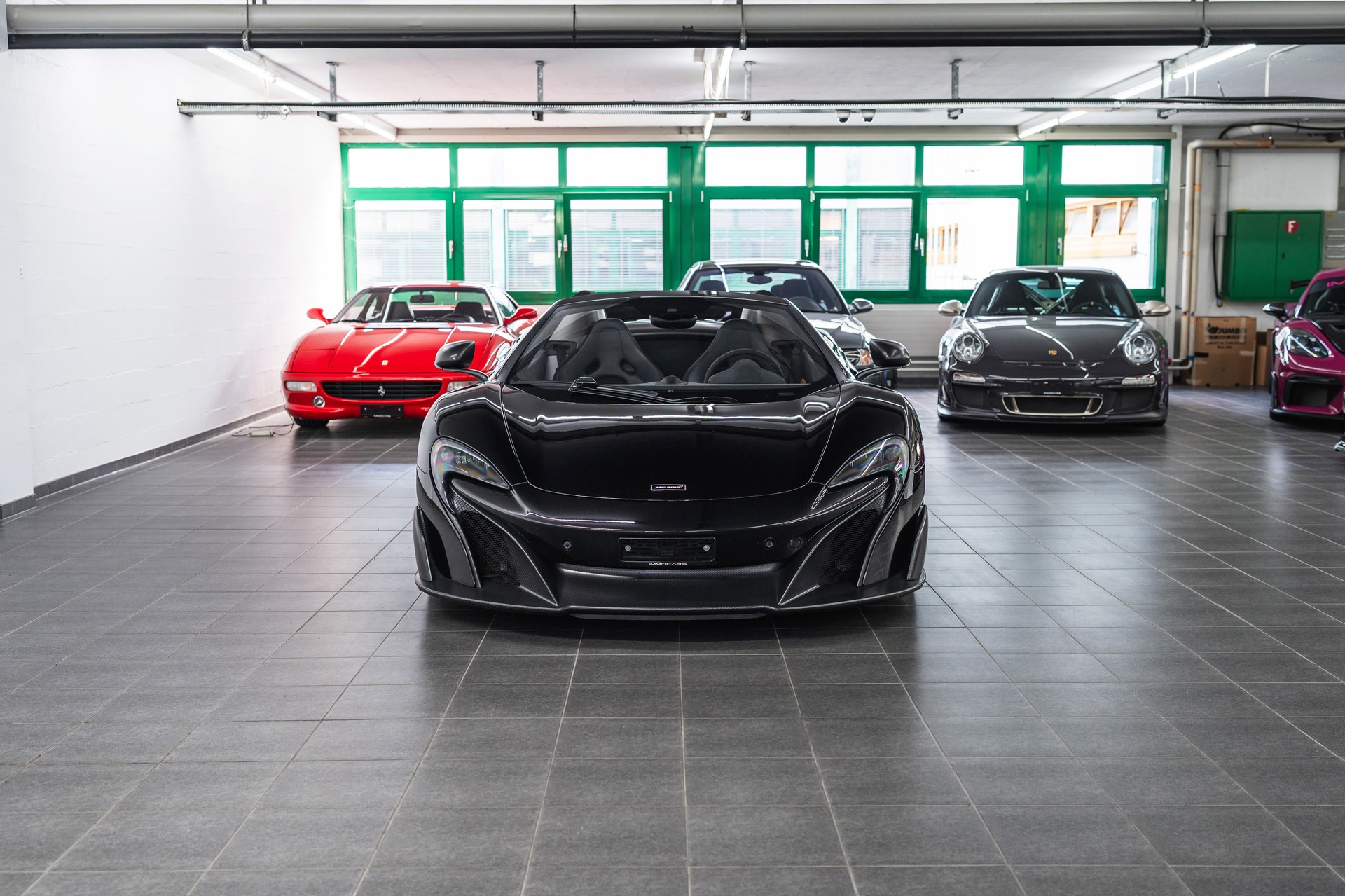 McLAREN 675LT Spider 3.8 V8 SSG-showroom-element-1