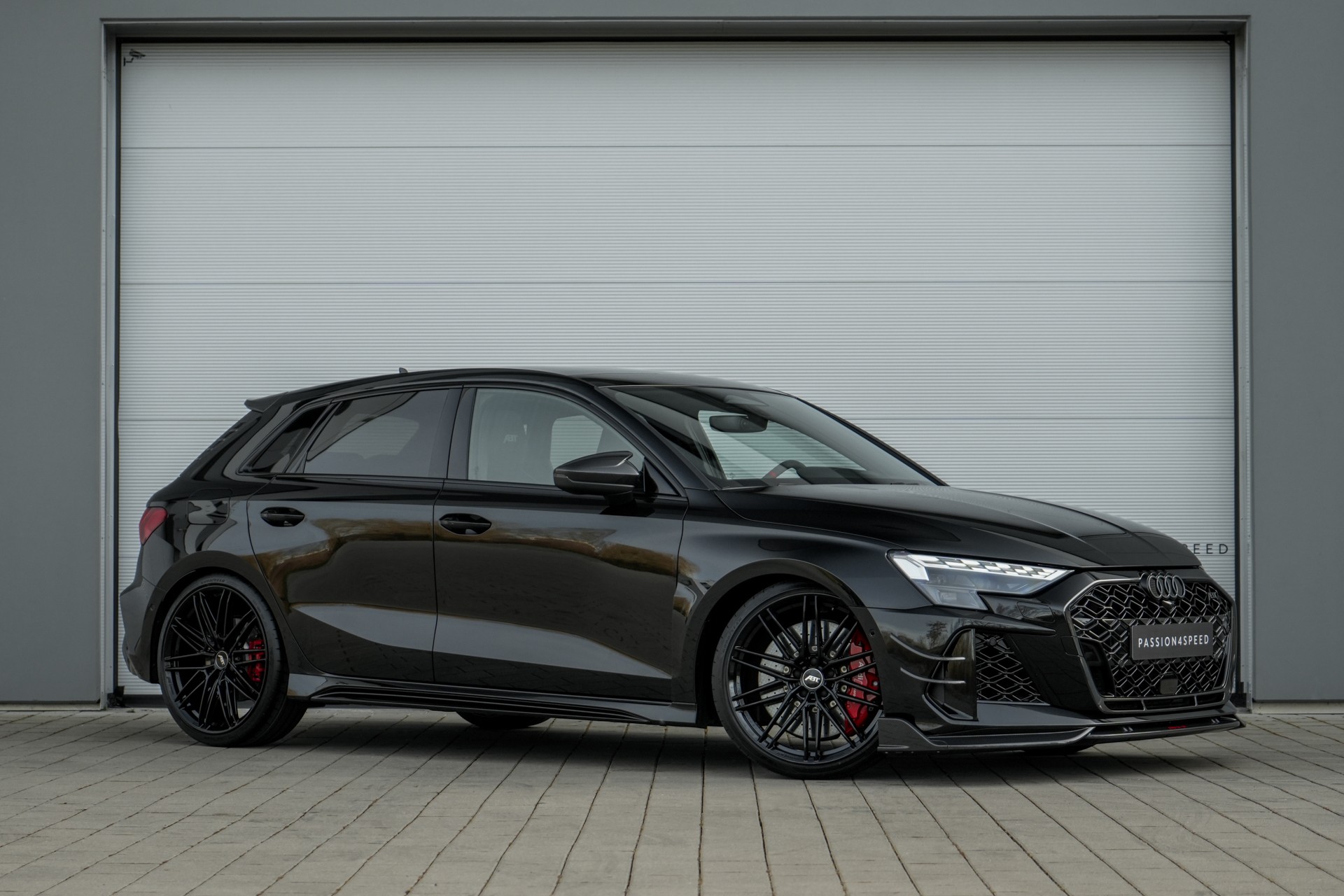 AUDI RS3 Sportback 2.5 TSI quattro S-tronic-image-6