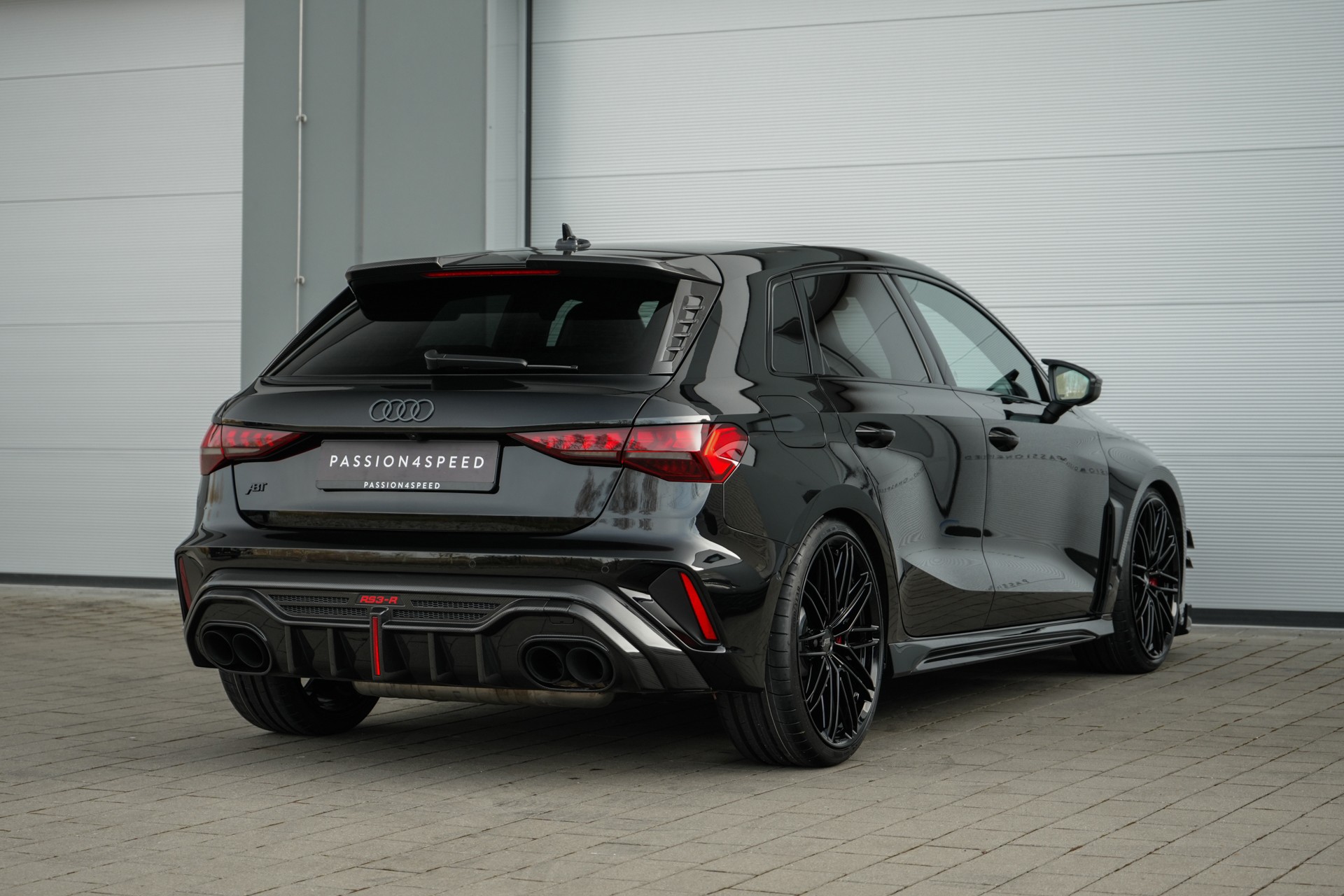 AUDI RS3 Sportback 2.5 TSI quattro S-tronic-image-4