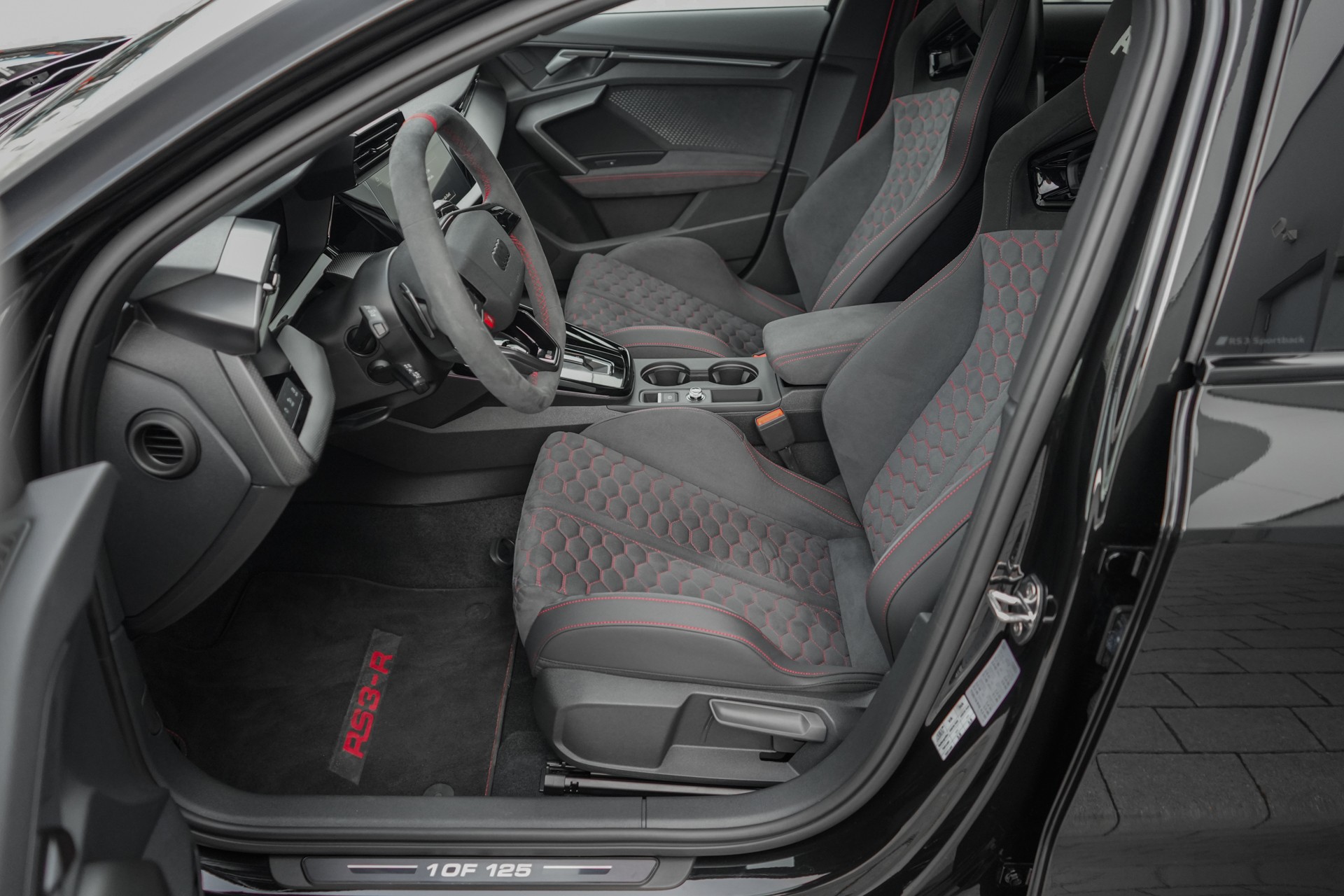 AUDI RS3 Sportback 2.5 TSI quattro S-tronic-image-9