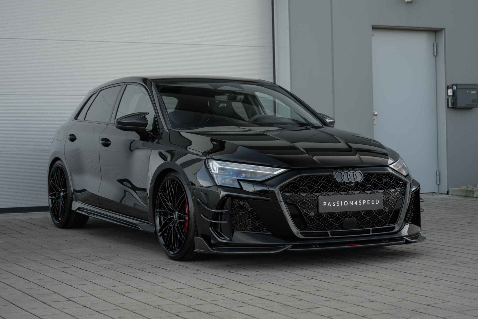 AUDI RS3 Sportback 2.5 TSI quattro S-tronic-showroom-element-2