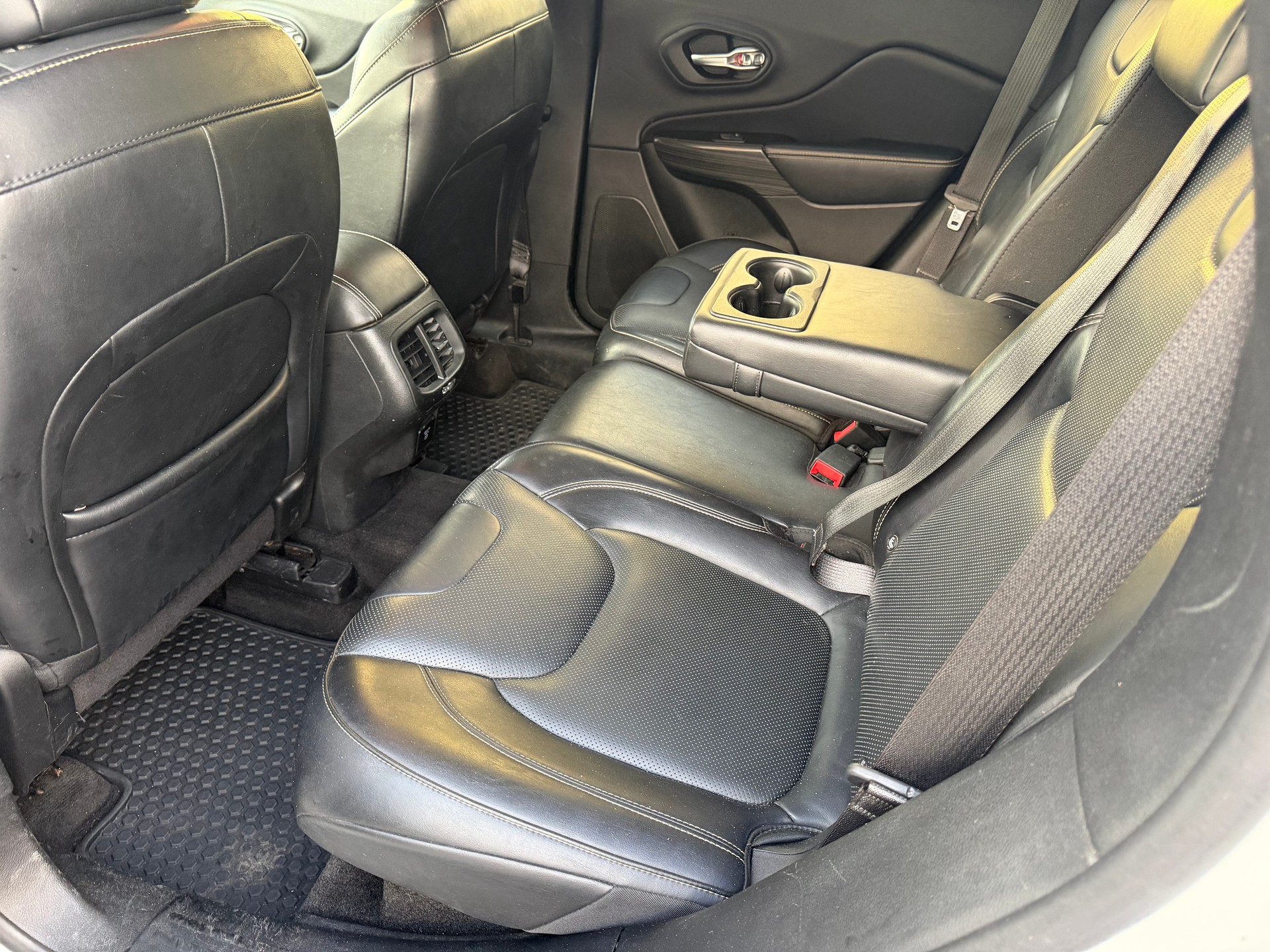 JEEP Cherokee 2.2TD Longitude AWD 9ATX-image-9