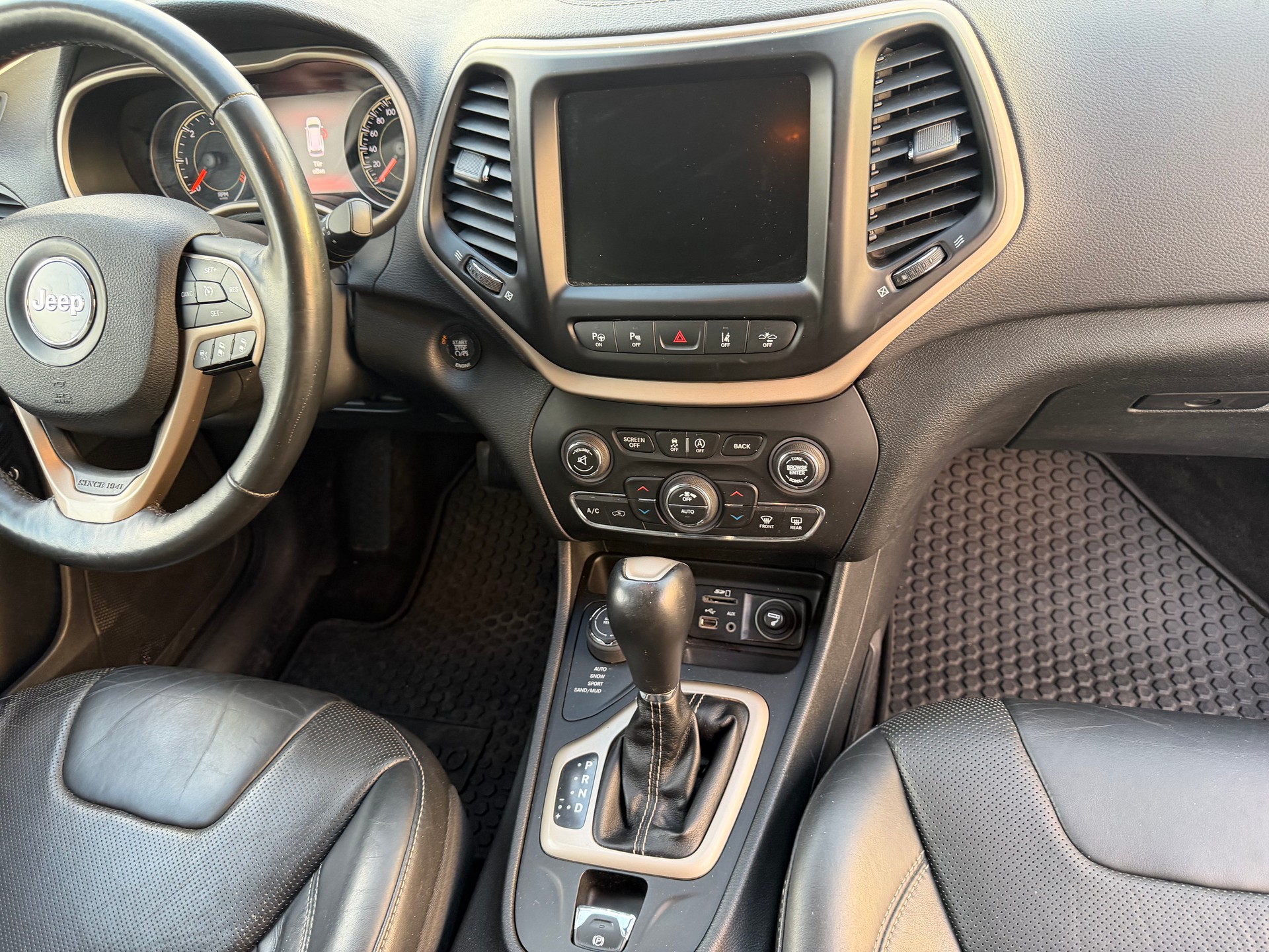 JEEP Cherokee 2.2TD Longitude AWD 9ATX-image-14