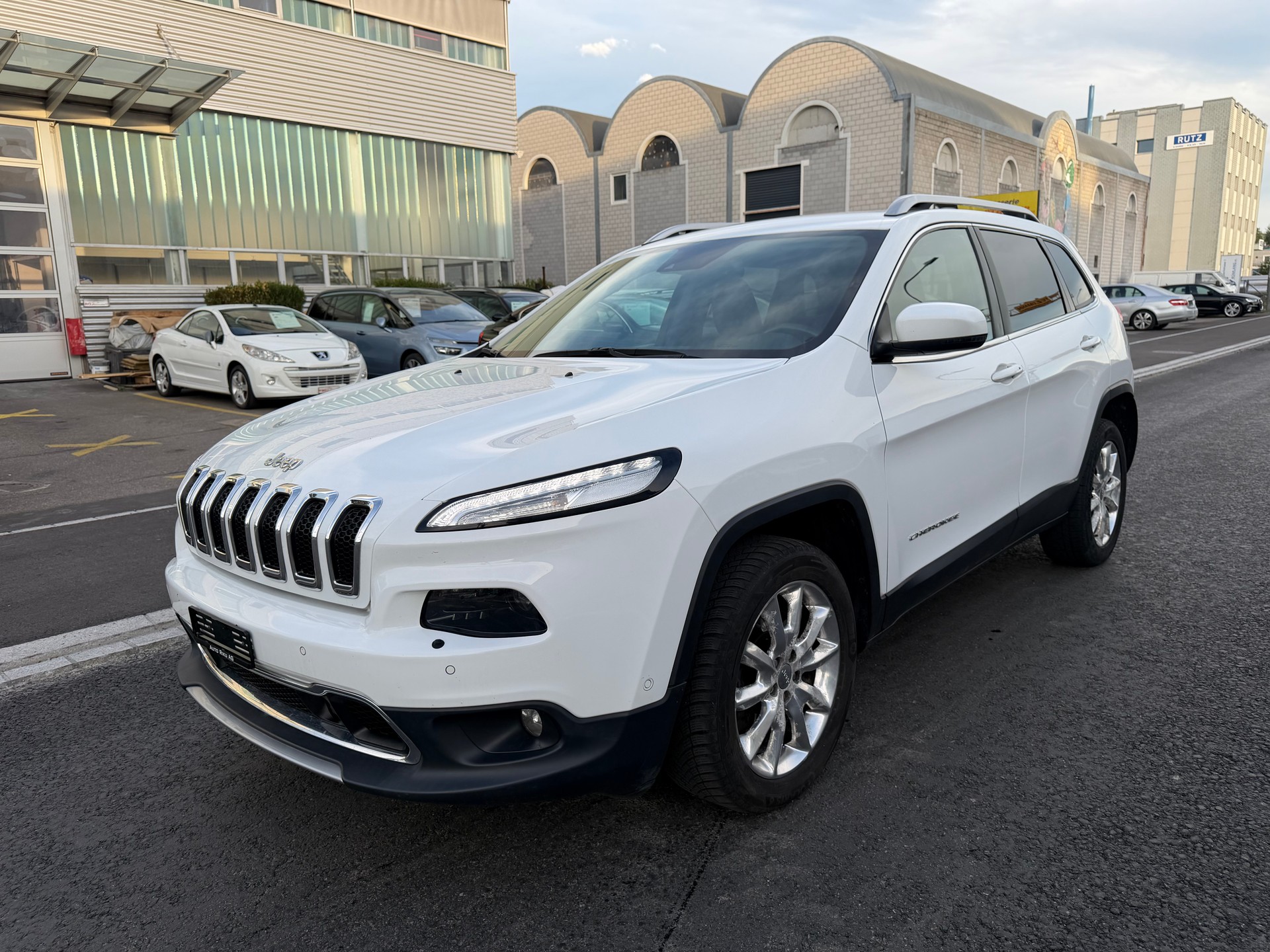 JEEP Cherokee 2.2TD Longitude AWD 9ATX-showroom-element-1