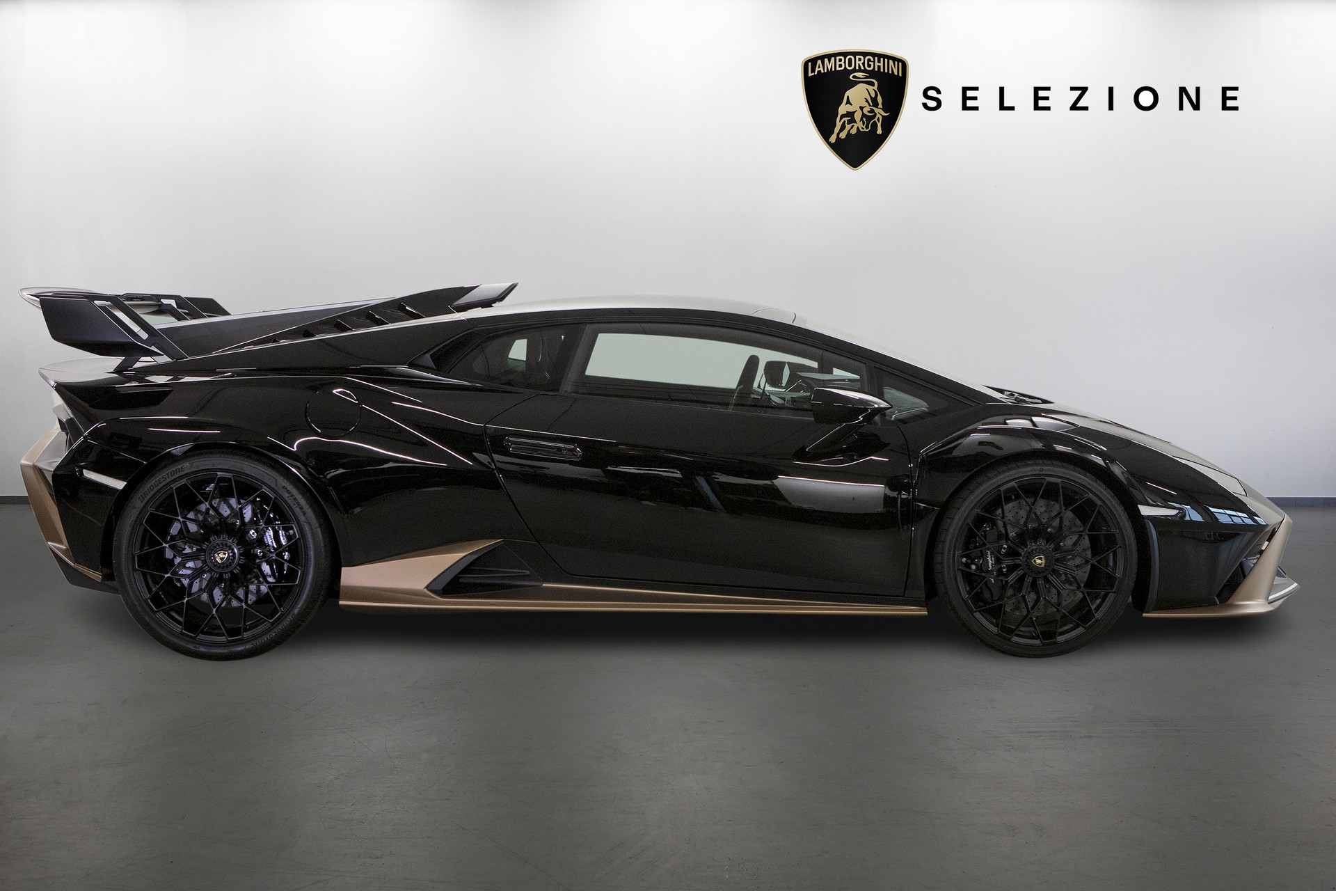 LAMBORGHINI Huracán STO Coupé DCT RWD-showroom-element-1