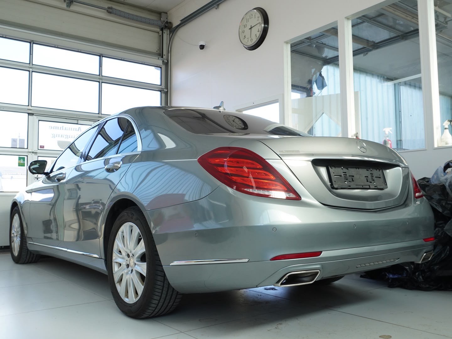 MERCEDES-BENZ S 500 4Matic 7G-Tronic-showroom-element-1