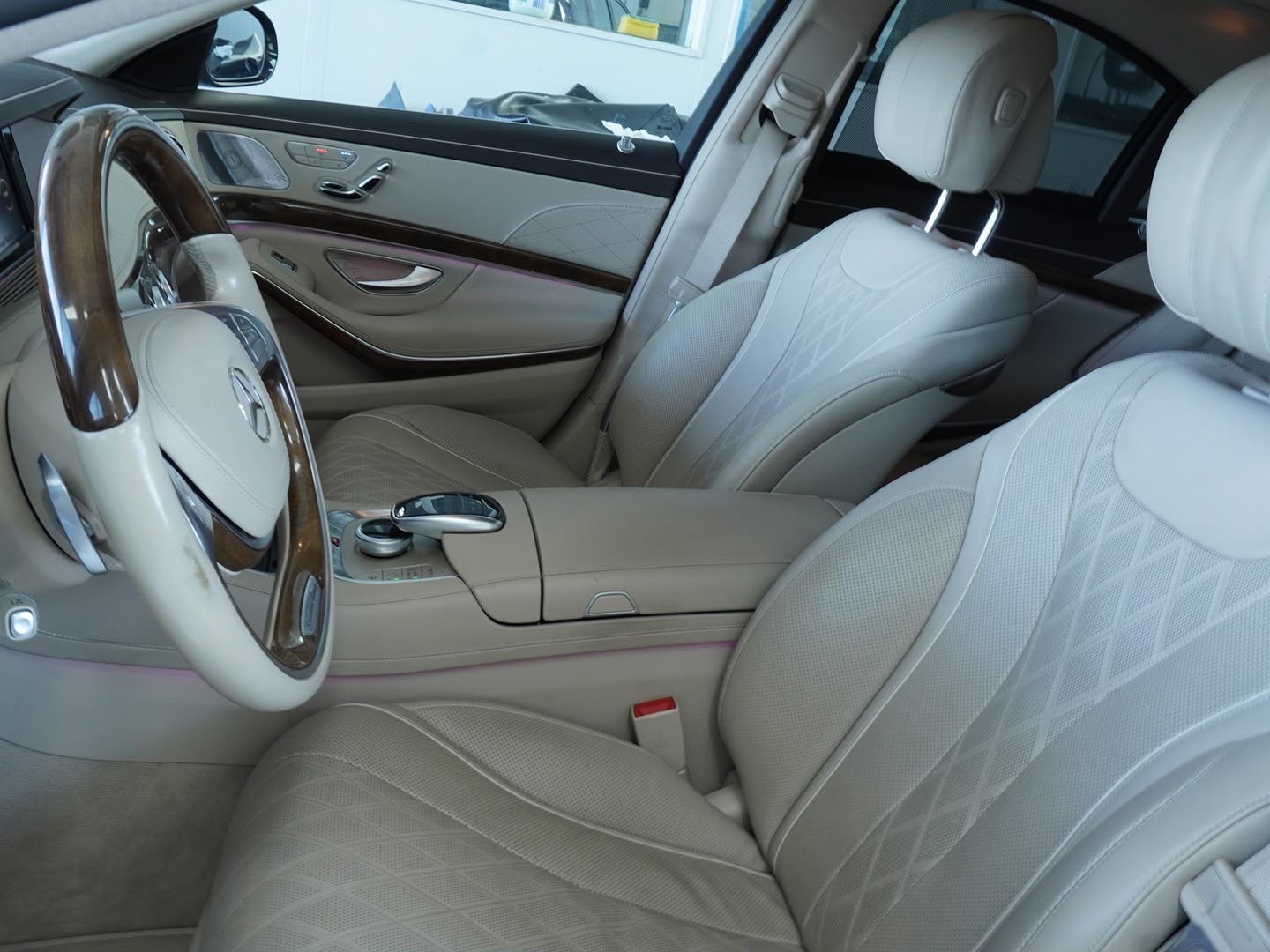 MERCEDES-BENZ S 500 4Matic 7G-Tronic-showroom-element-3