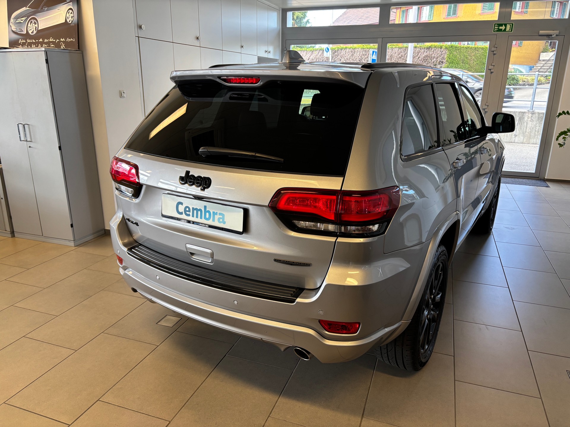 JEEP Grand Cherokee 3.0 CRD Night Eagle Automatic-showroom-element-2