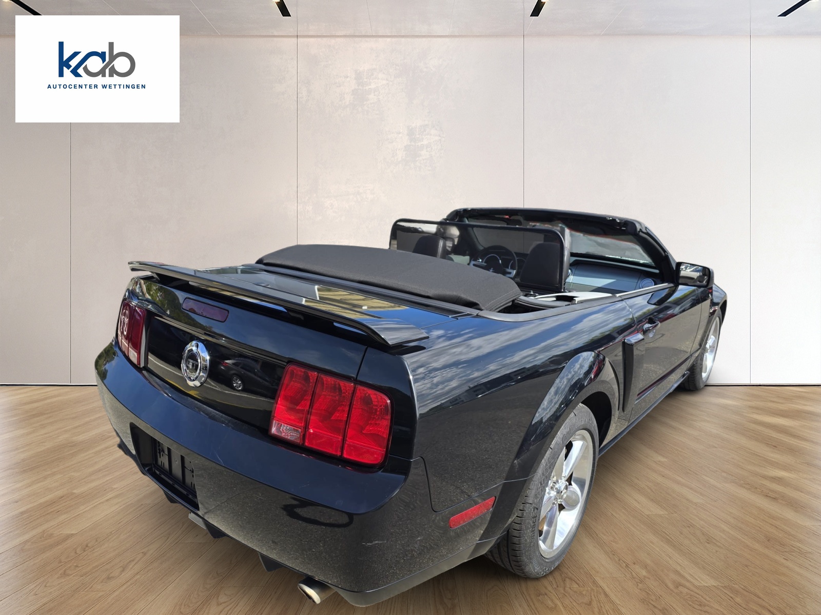 FORD Mustang GT California Special Convertible-image-7