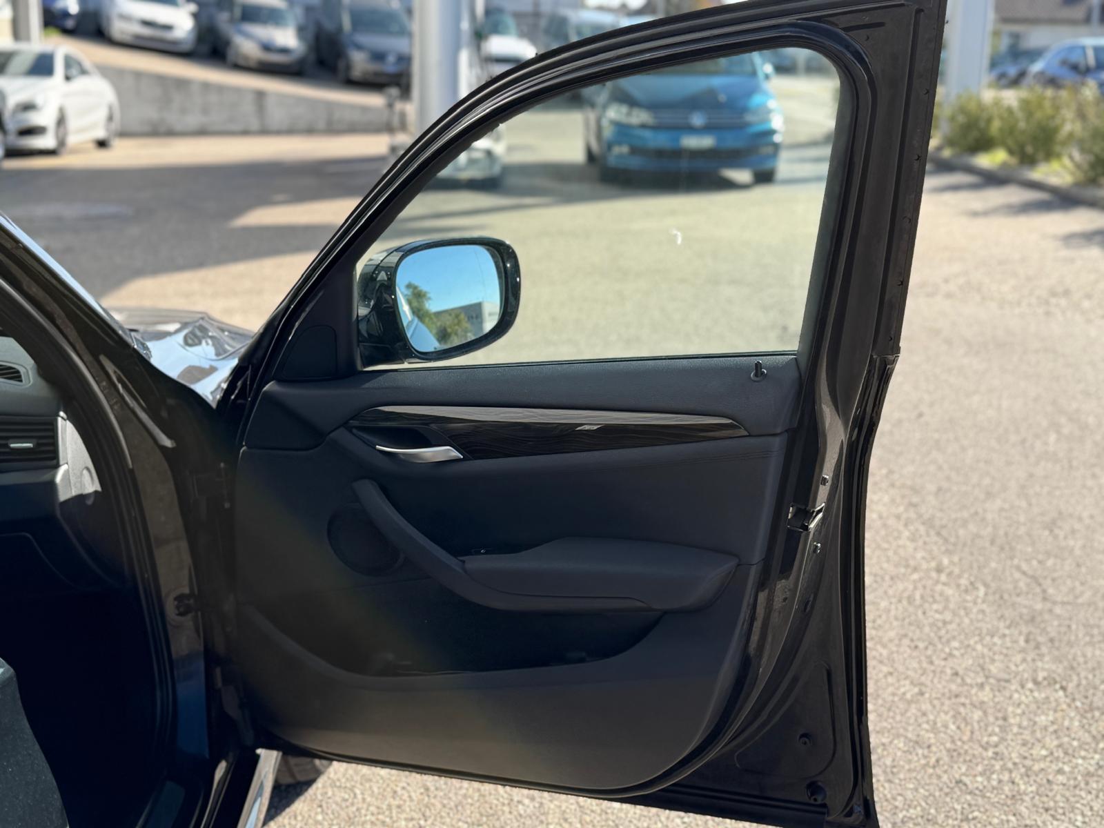 BMW X1 xDrive 18d Steptronic-image-11