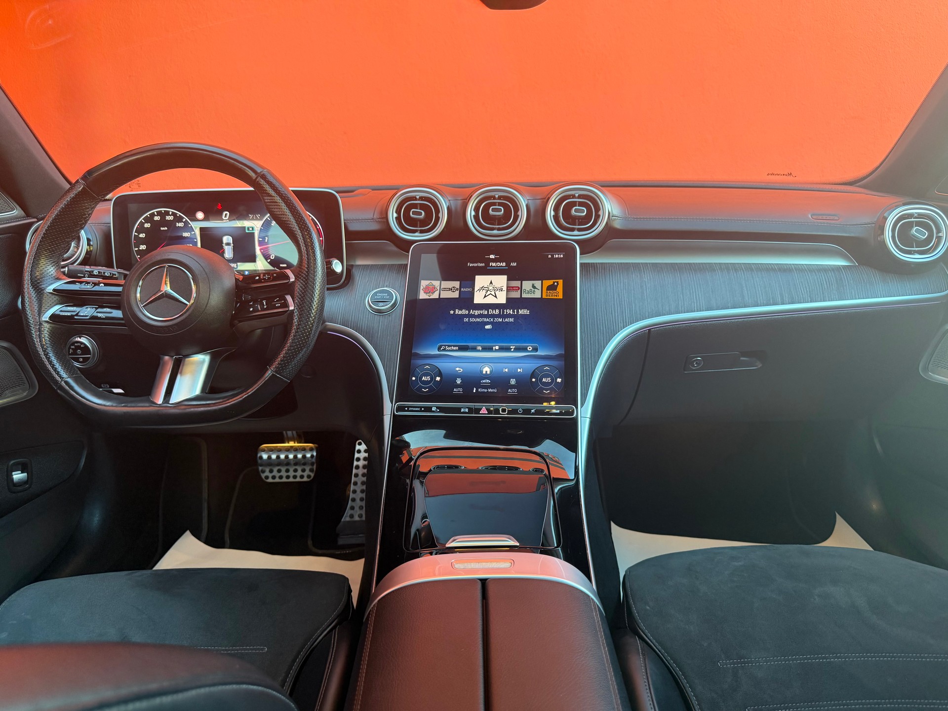 MERCEDES-BENZ C 220 d T 4Matic AMG Line-image-6