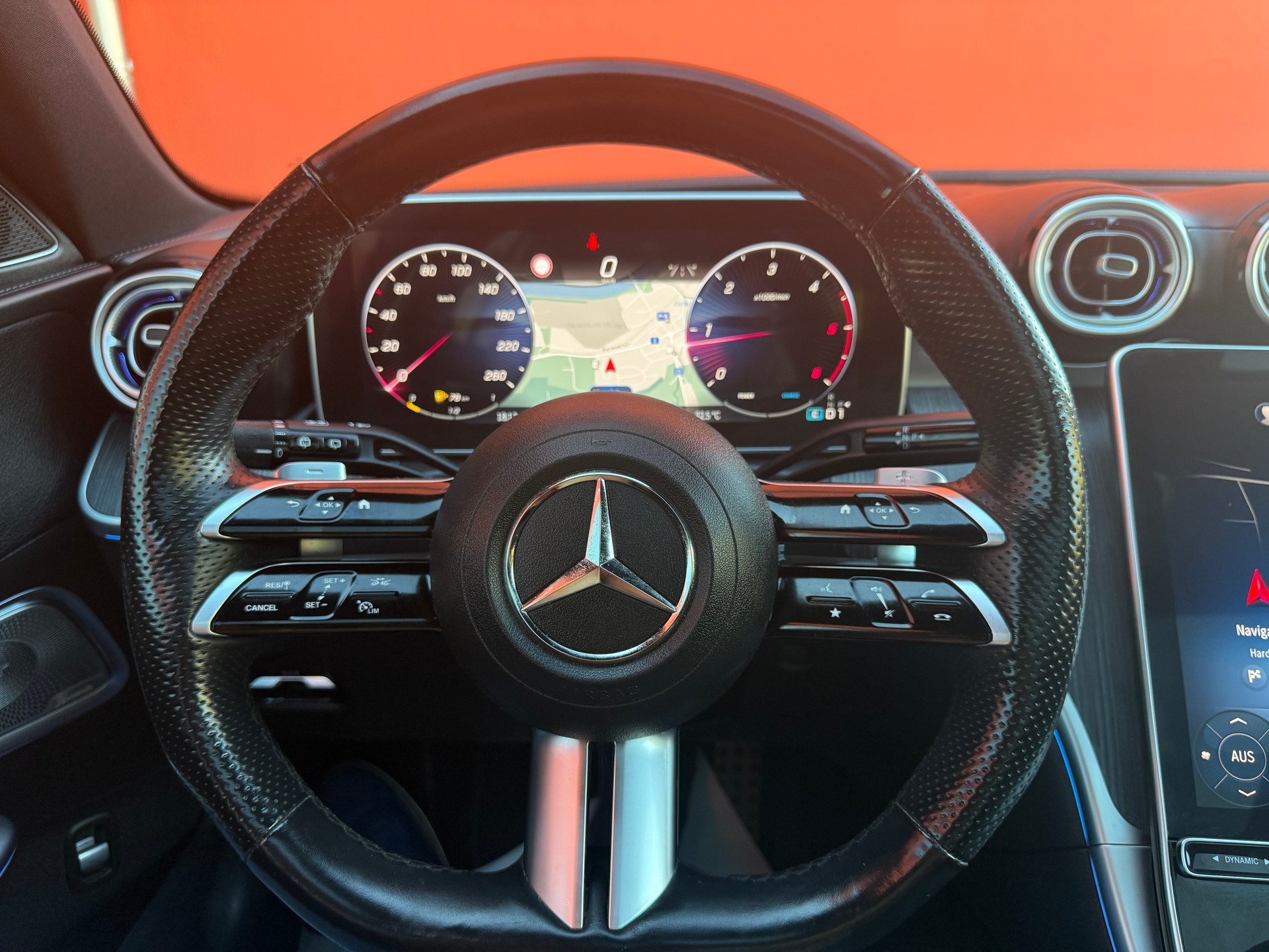 MERCEDES-BENZ C 220 d T 4Matic AMG Line-image-9