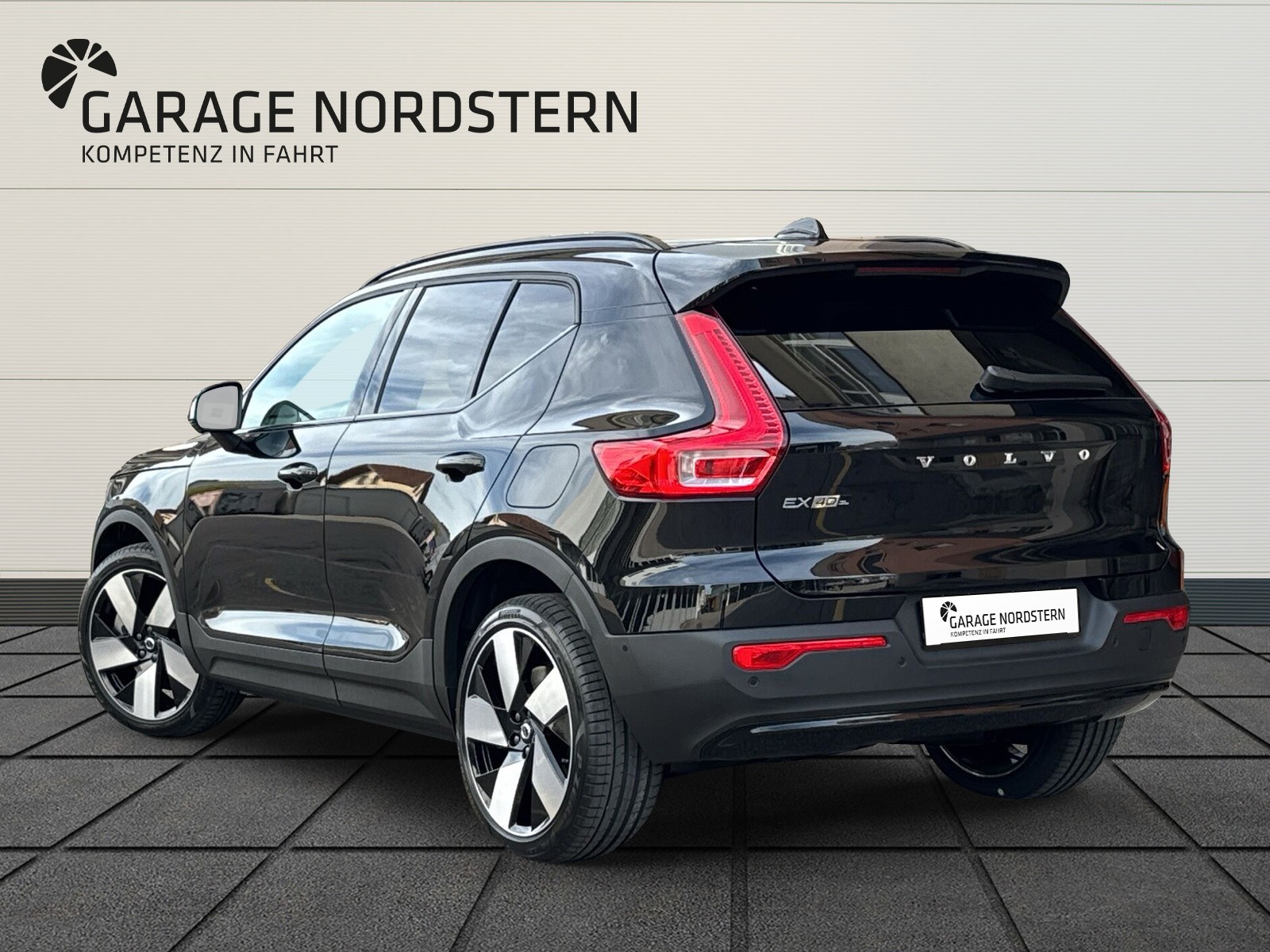 VOLVO EX40 Twin Ultra AWD-showroom-element-2