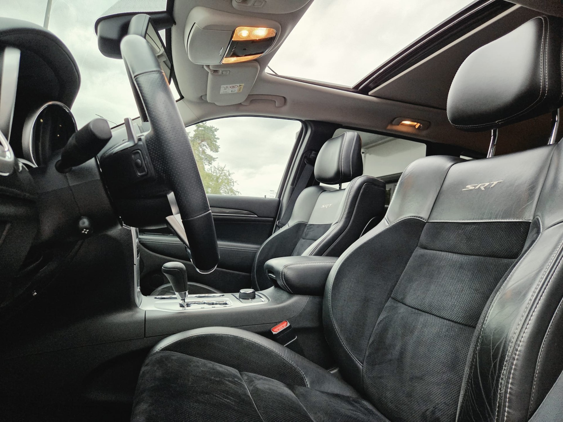 JEEP Grand Cherokee 6.4 SRT8 Automatic-image-9