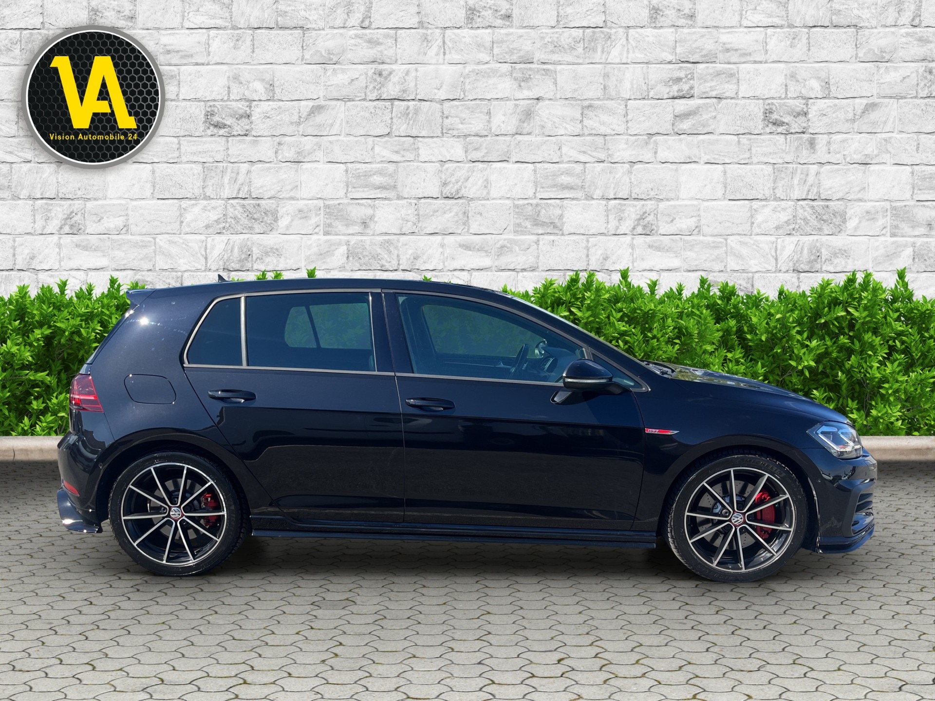VW Golf 2.0 TSI GTI TCR DSG-showroom-element-3