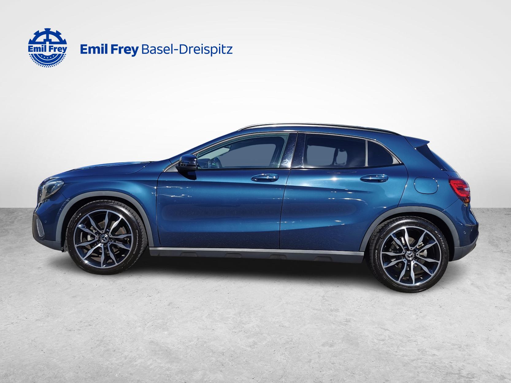 MERCEDES-BENZ GLA-Klasse X156 GLA 200 Night Star-showroom-element-2