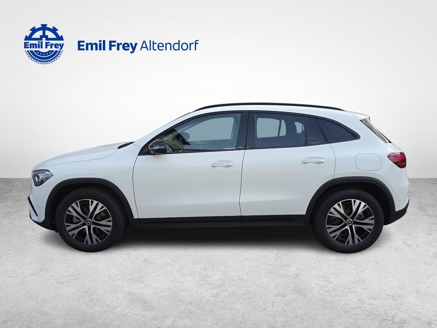 MERCEDES-BENZ GLA 250 4MATIC Swiss Star AMG Line-showroom-element-1