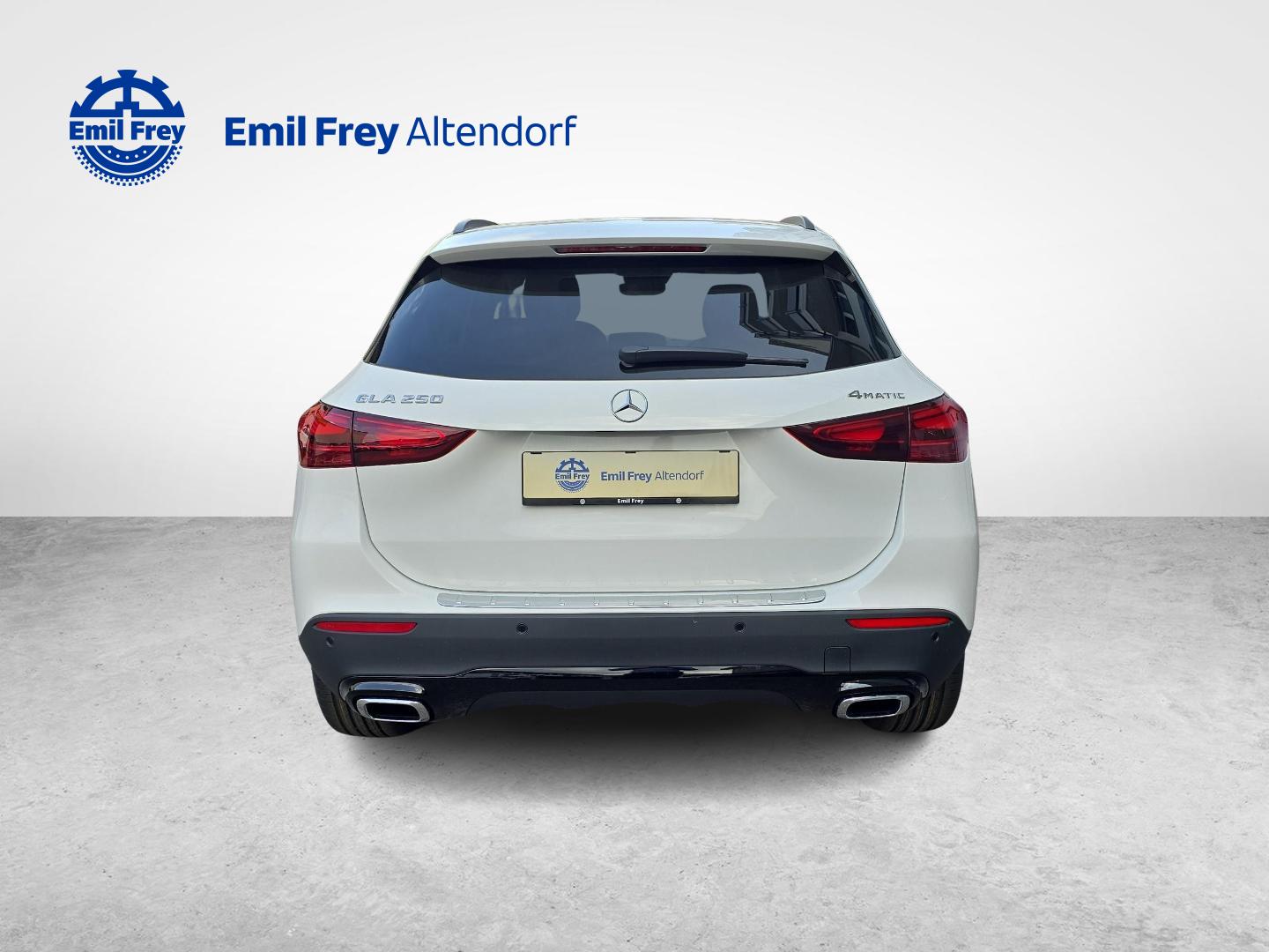 MERCEDES-BENZ GLA 250 4MATIC Swiss Star AMG Line-showroom-element-3