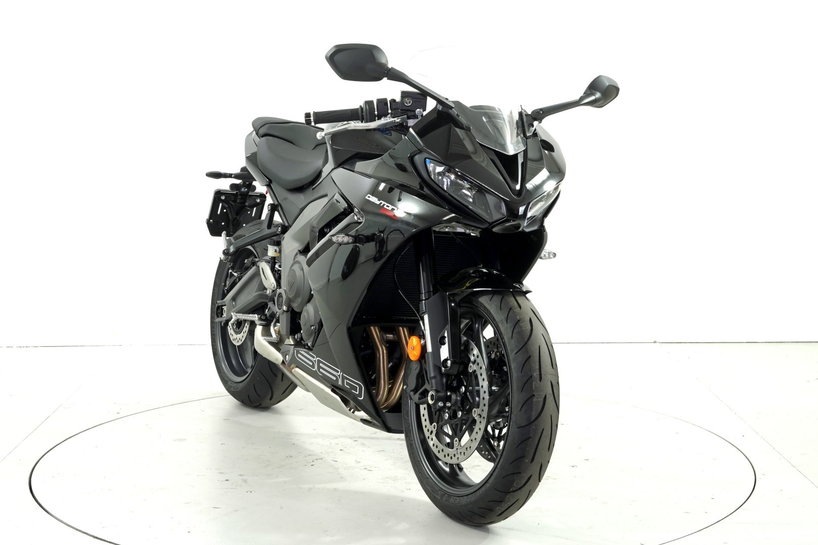 TRIUMPH Daytona 660 ABS-image-1