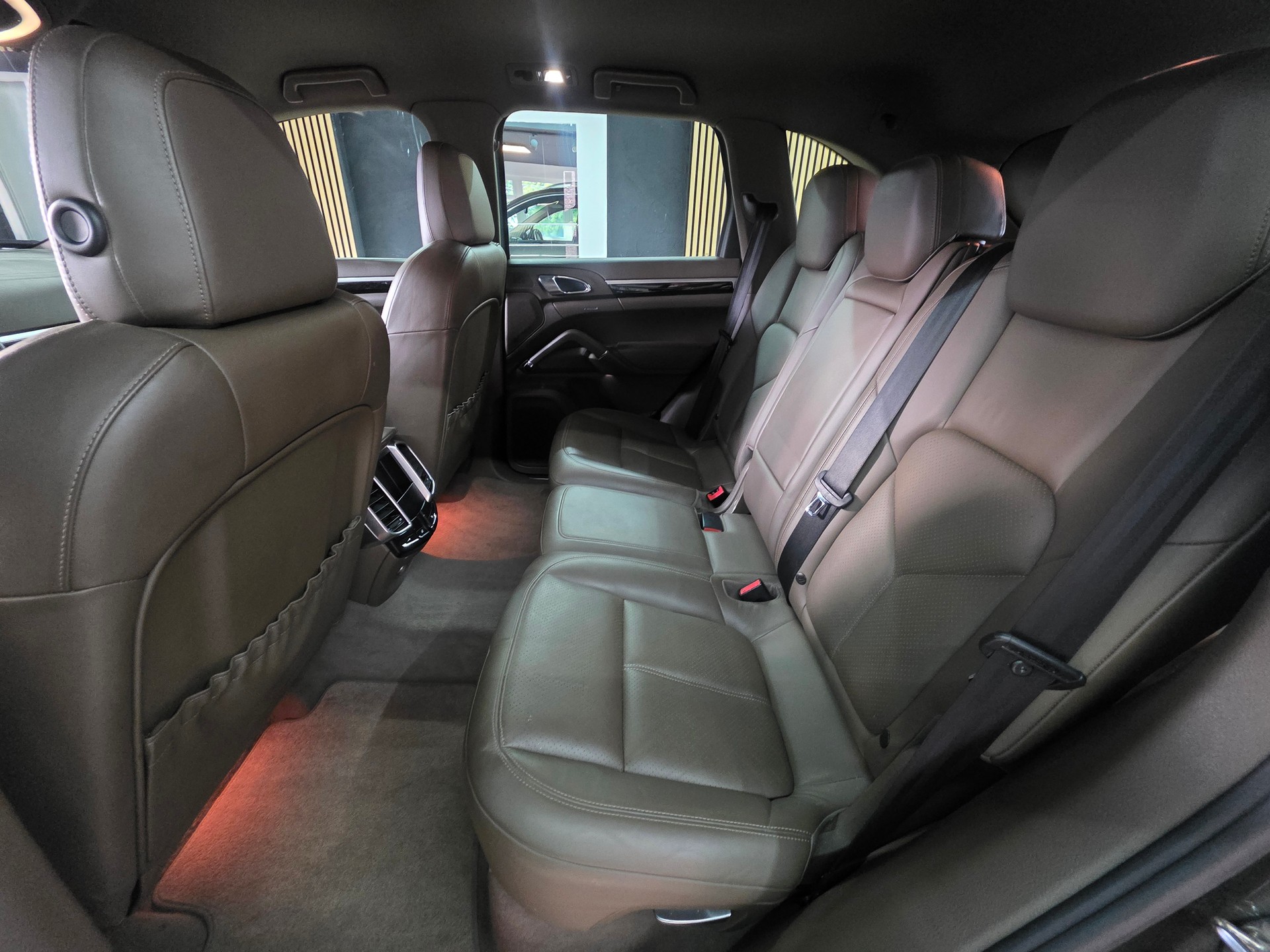 PORSCHE Cayenne S-image-13