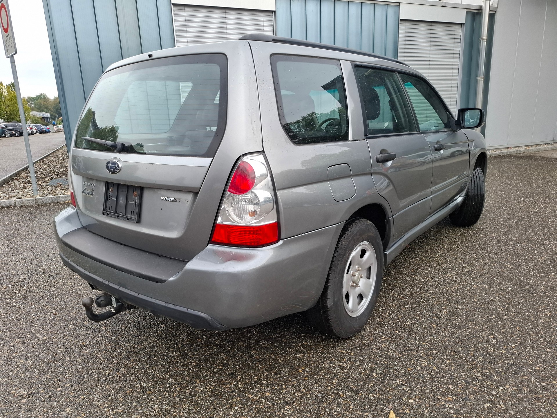 SUBARU Forester 2.0X Advantage-image-1