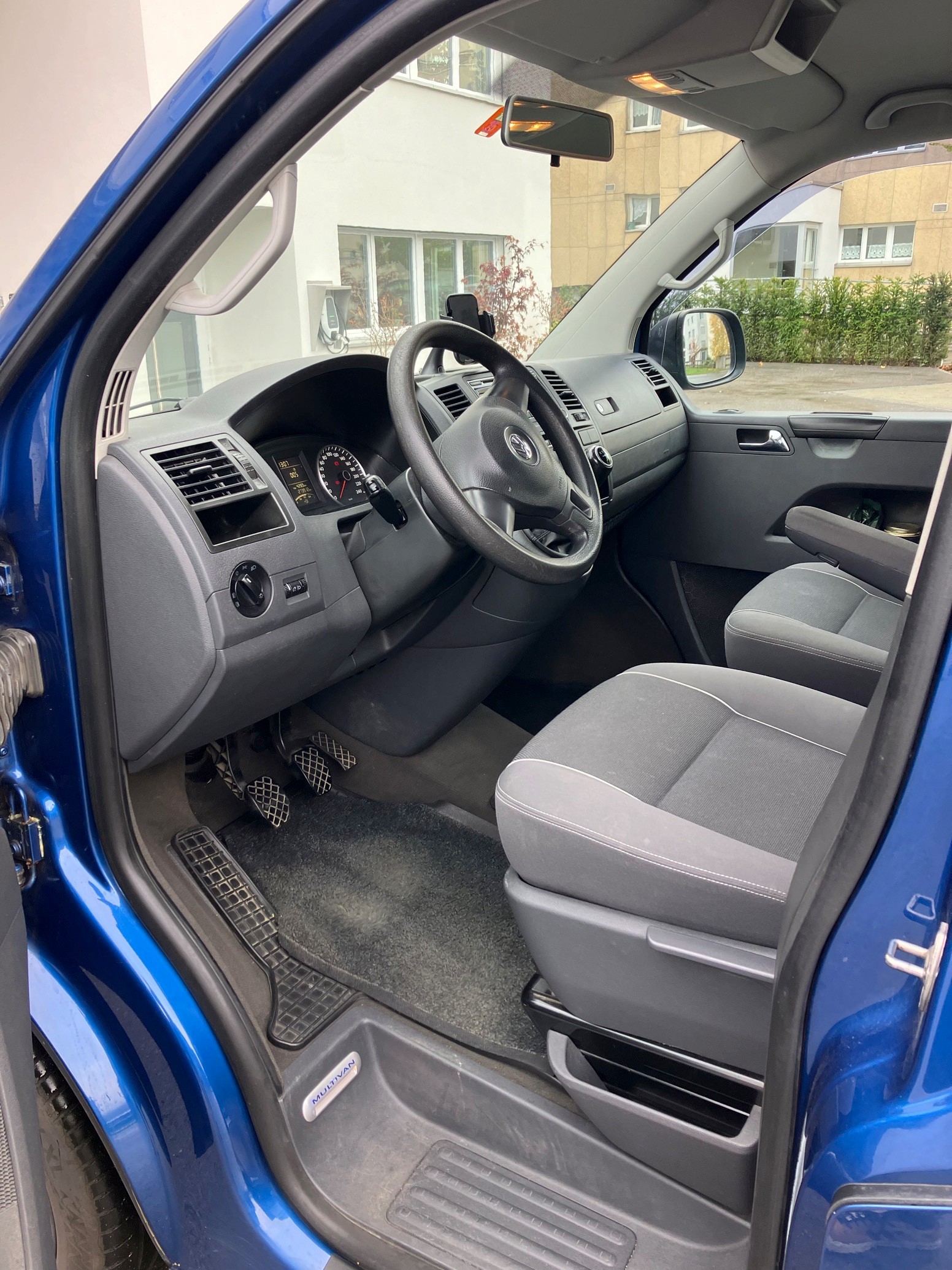 VW 2.0 TDI 140 Startline 4motion-image-3