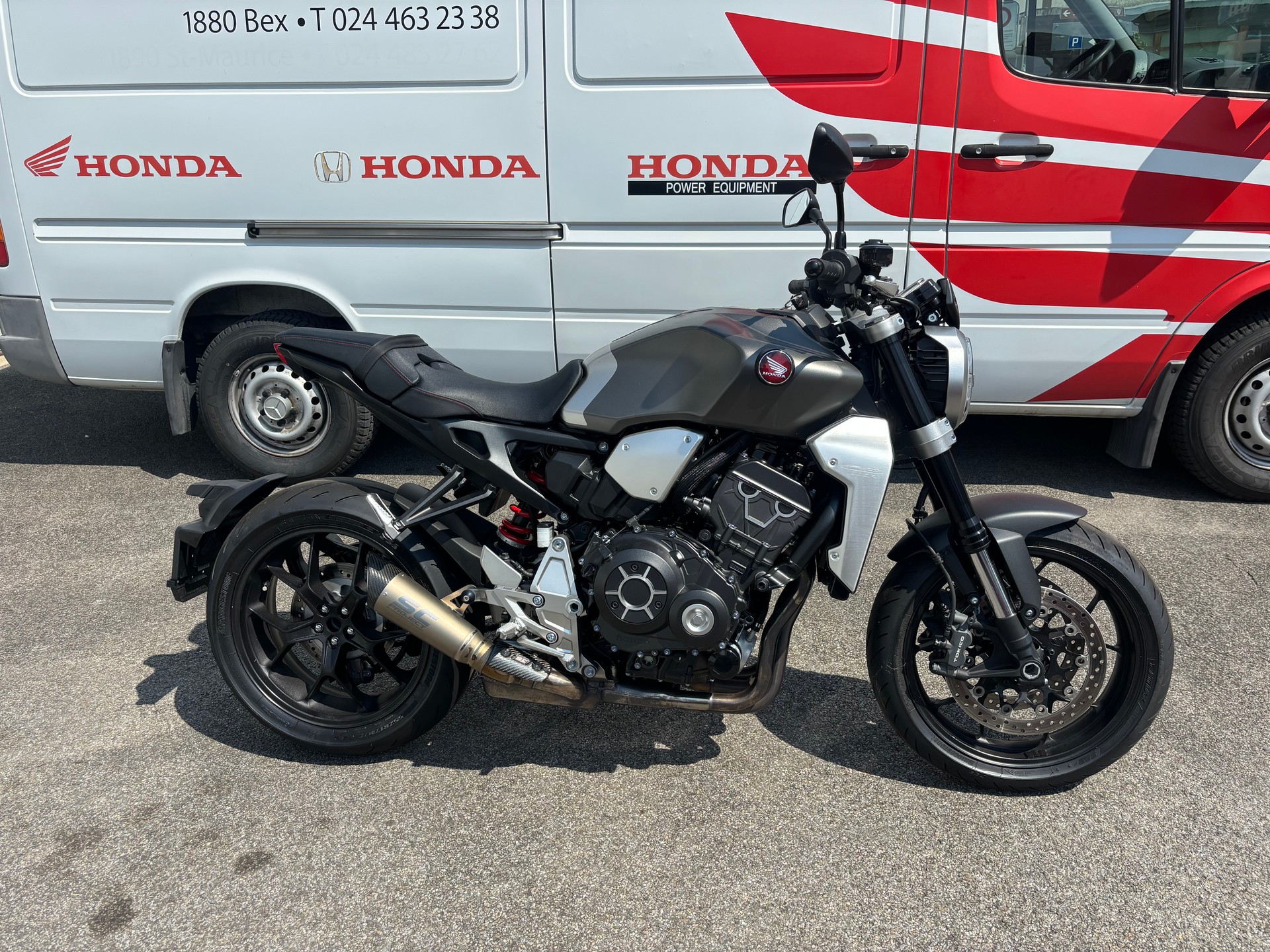 HONDA CB 1000 R ABS-image-1