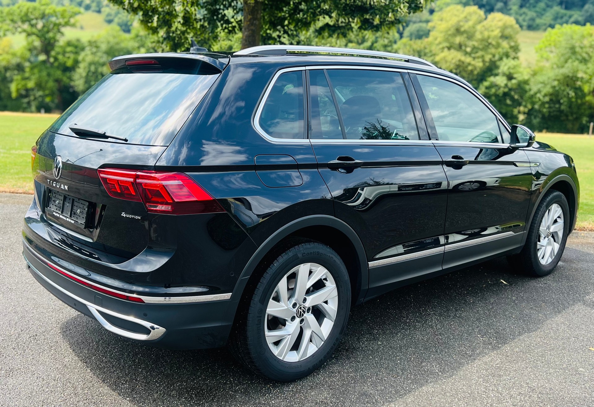 VW Tiguan 2.0 TDI SCR Elegance 4Motion DSG-image-9