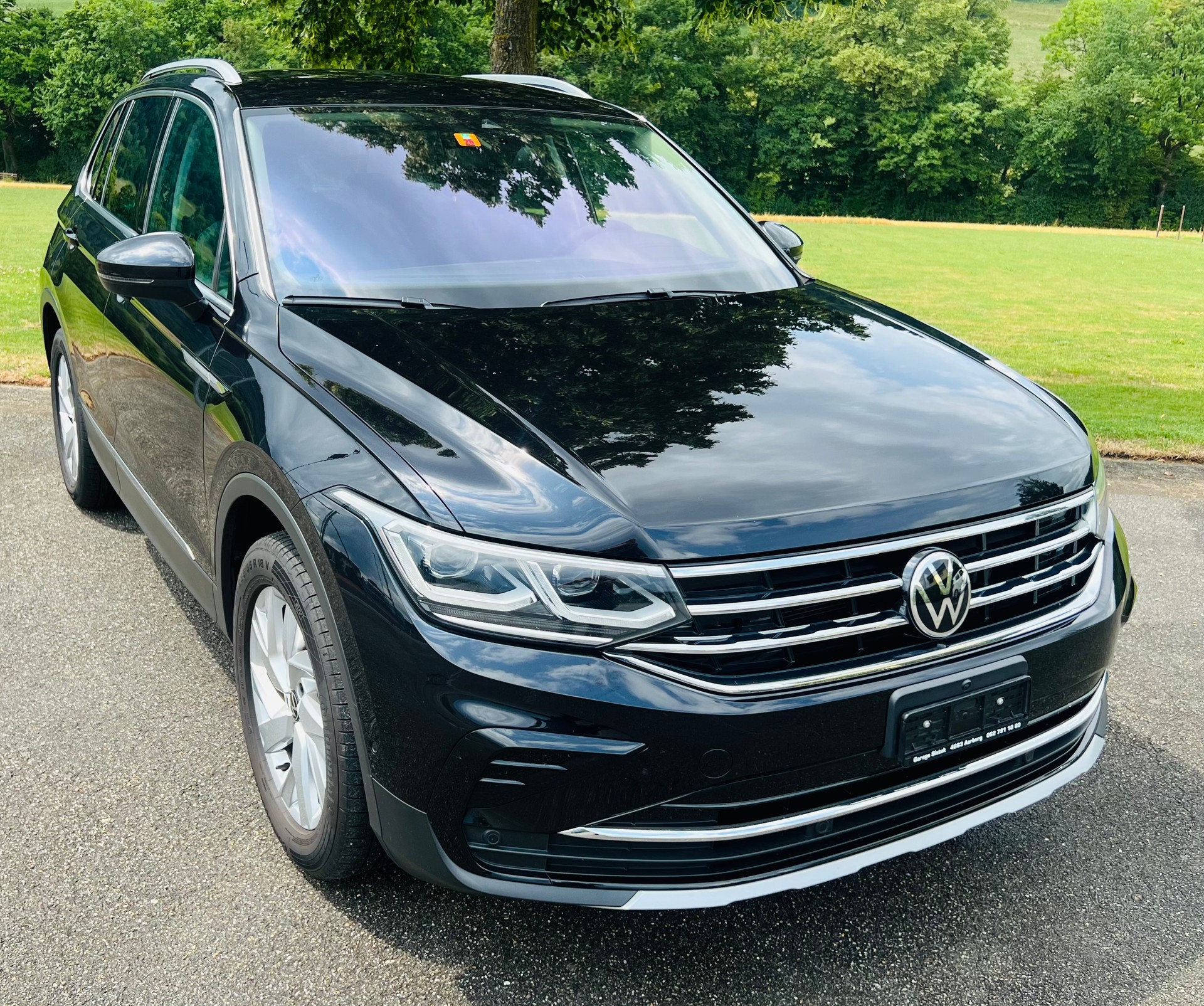 VW Tiguan 2.0 TDI SCR Elegance 4Motion DSG-image-2