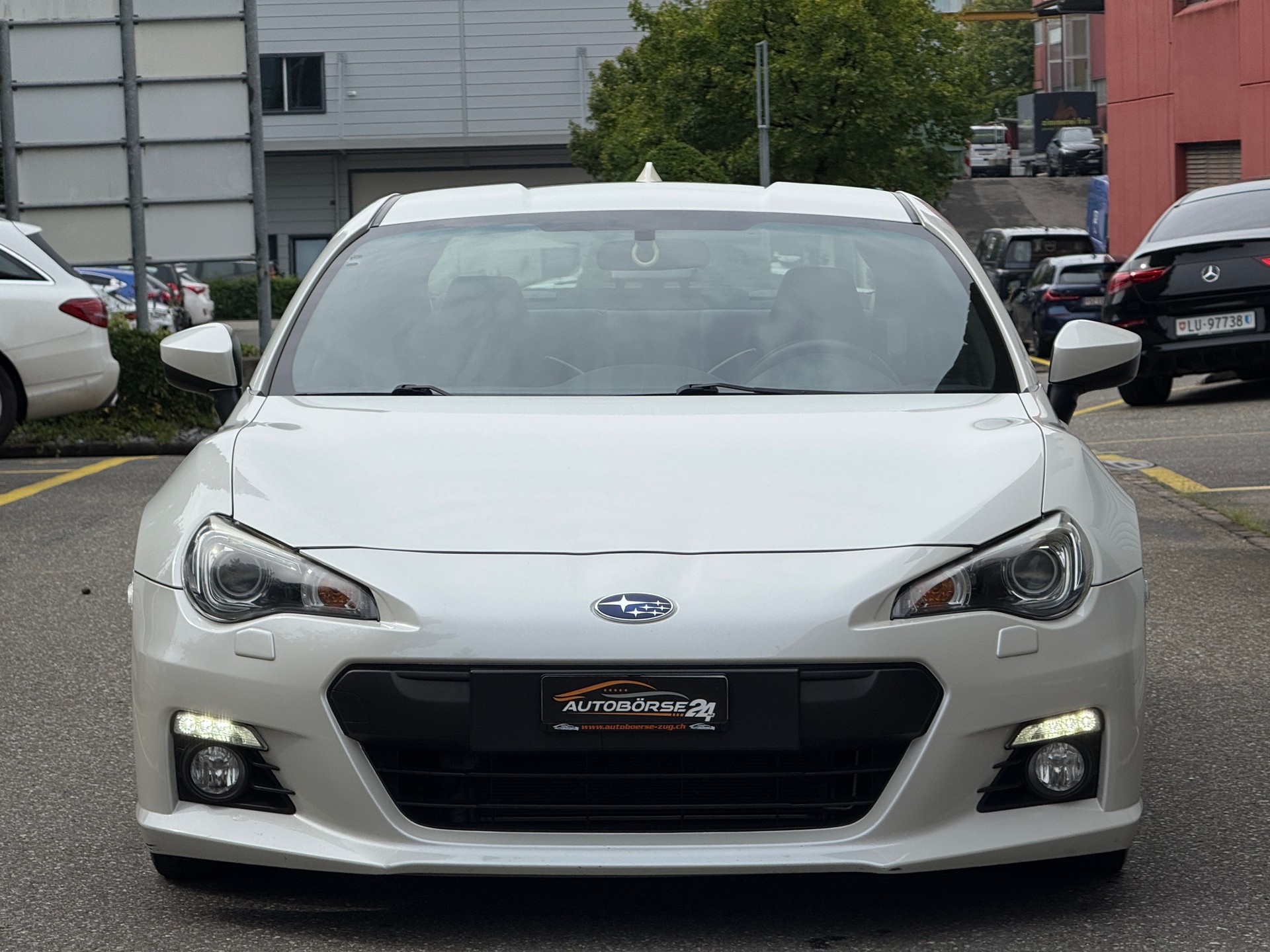 SUBARU BRZ 2.0R-showroom-element-2