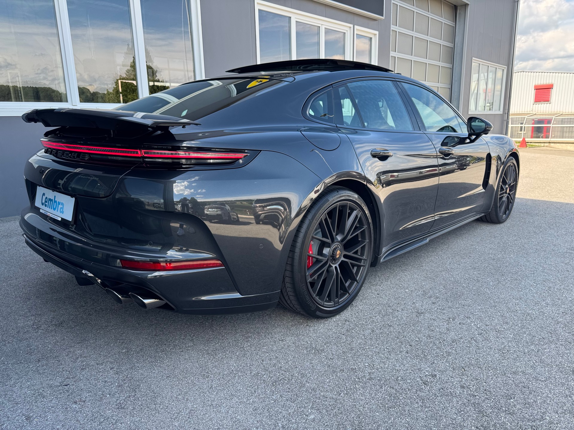 PORSCHE GTS-image-8
