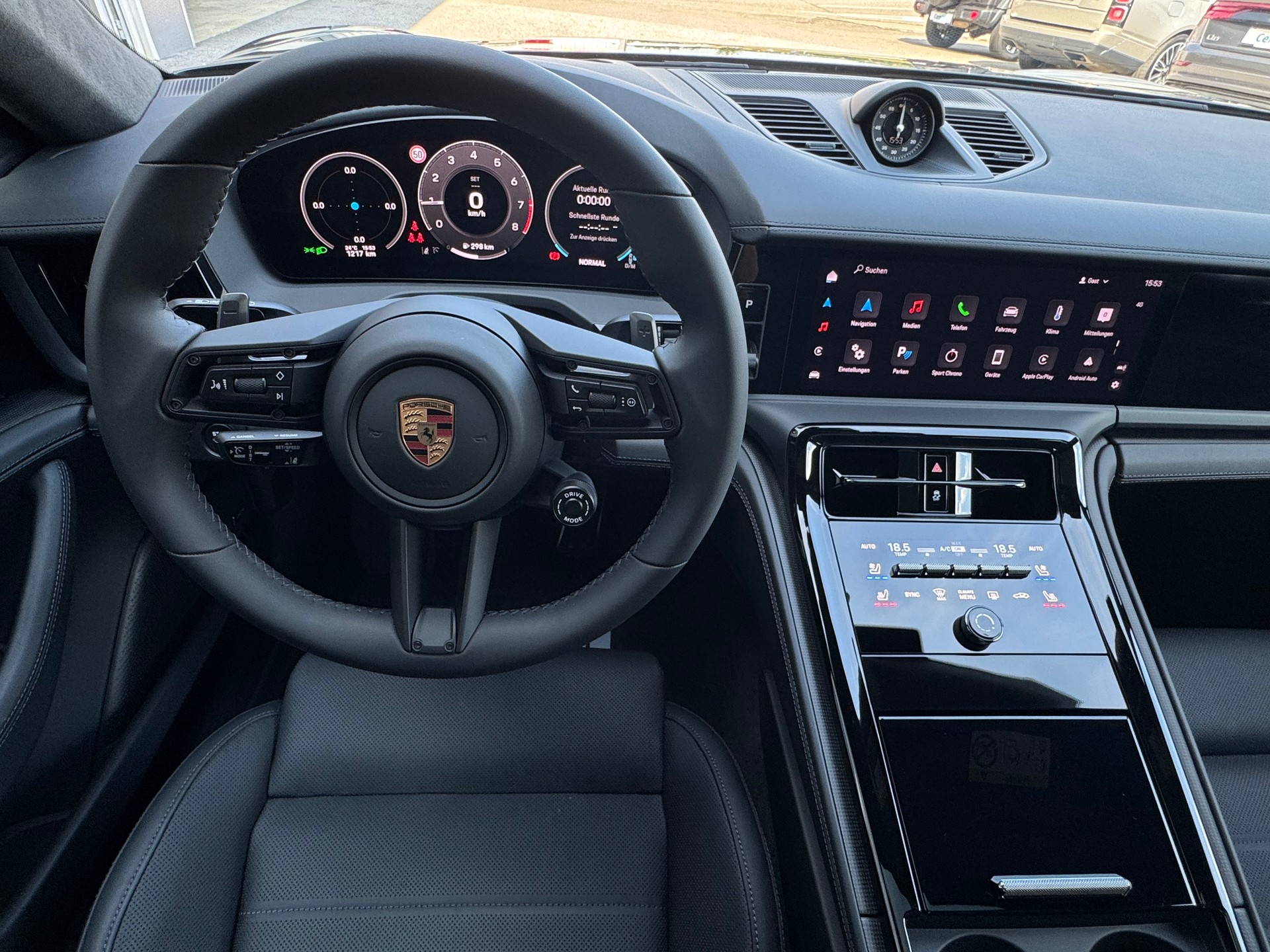 PORSCHE GTS-showroom-element-2