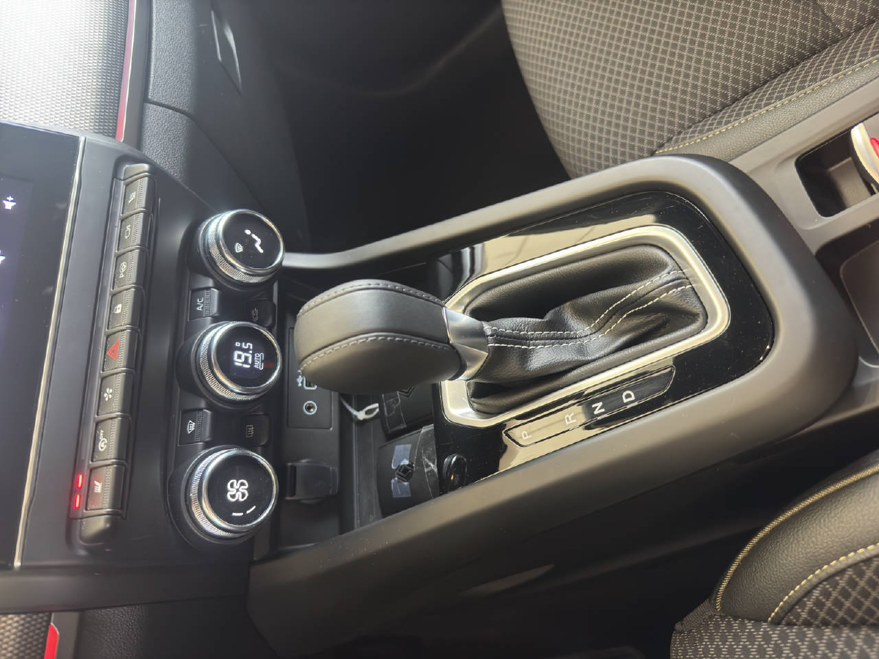 RENAULT Arkana 1.3 TCe techno EDC-image-10