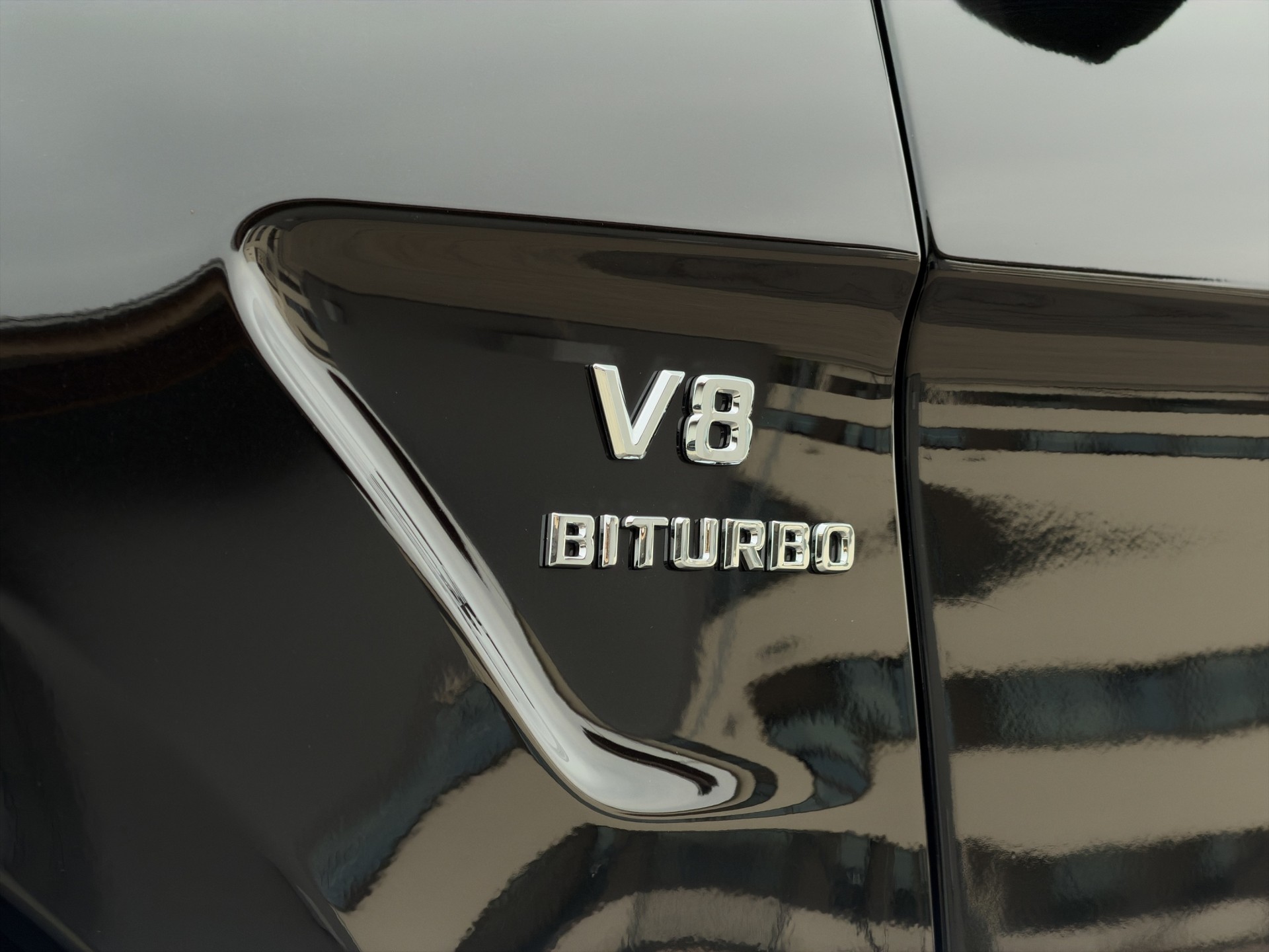 MERCEDES-BENZ ML 63 AMG V8-image-18