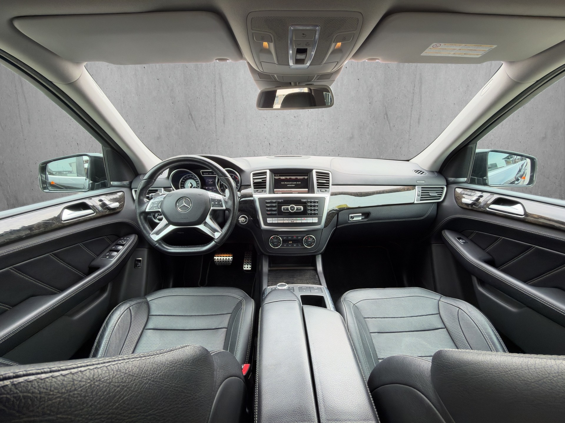 MERCEDES-BENZ ML 63 AMG V8-image-11