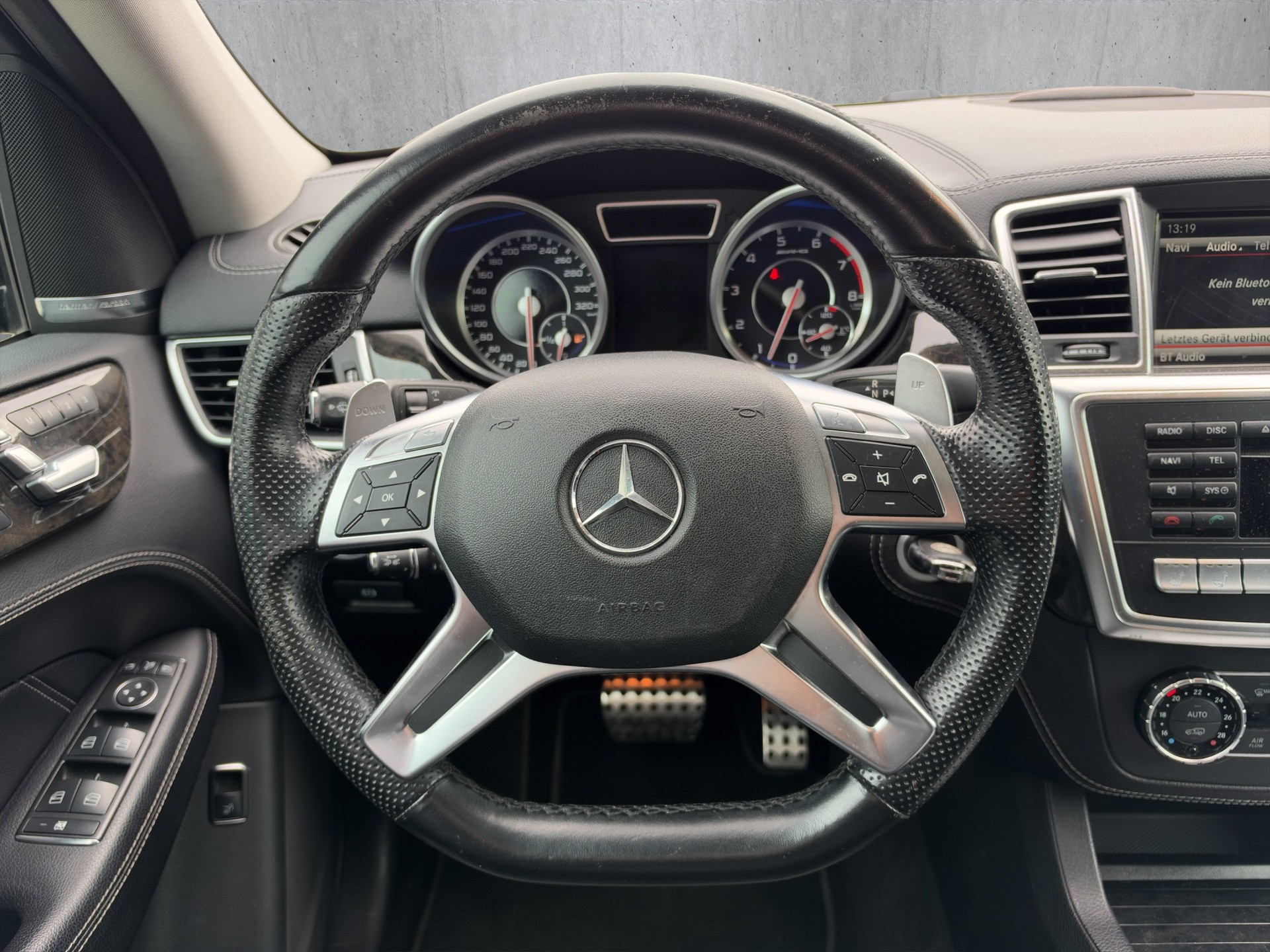 MERCEDES-BENZ ML 63 AMG V8-image-13