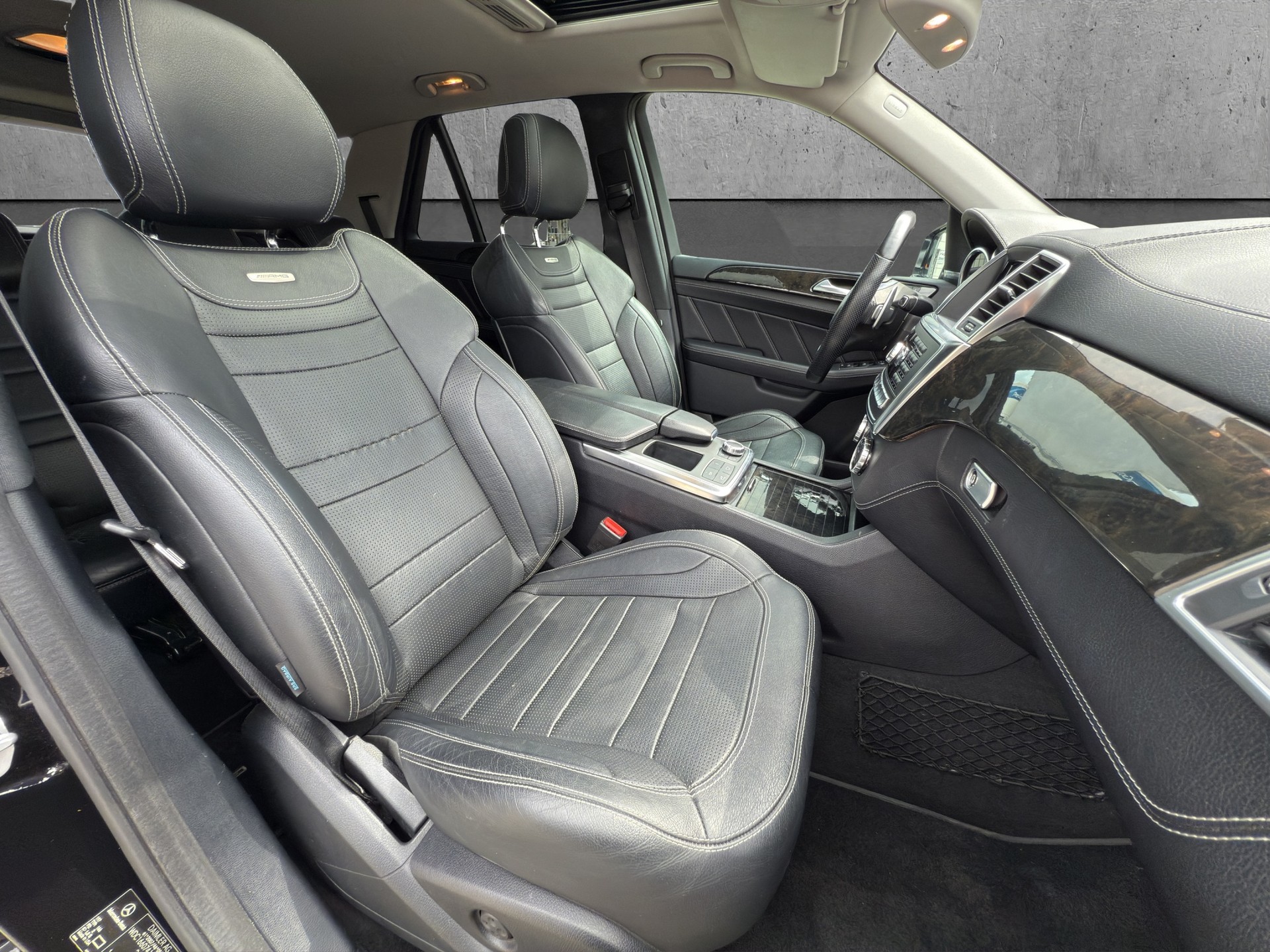 MERCEDES-BENZ ML 63 AMG V8-image-11