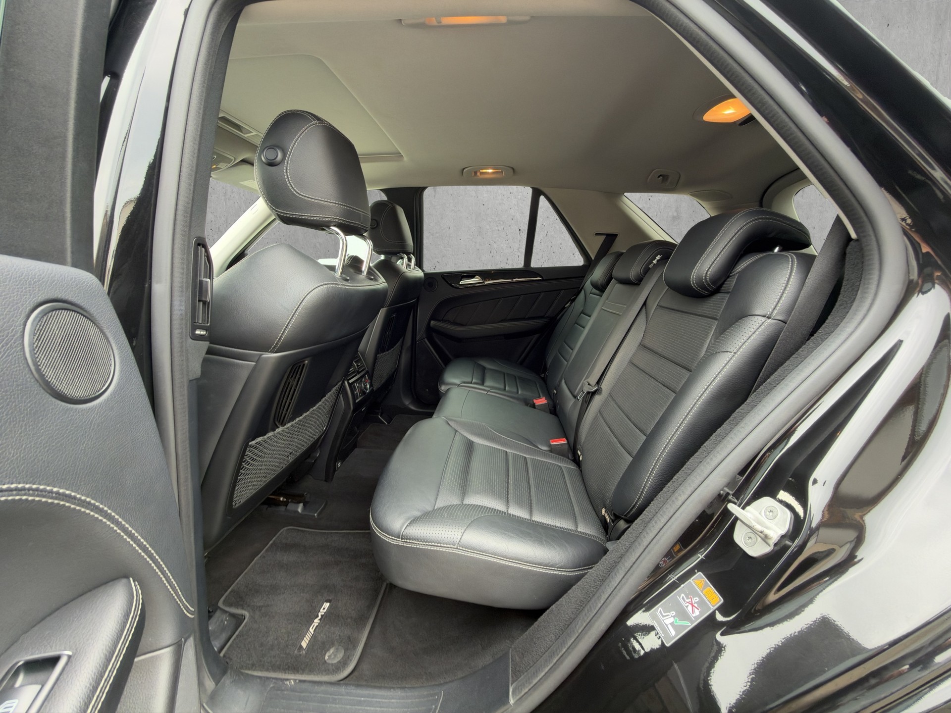 MERCEDES-BENZ ML 63 AMG V8-image-10