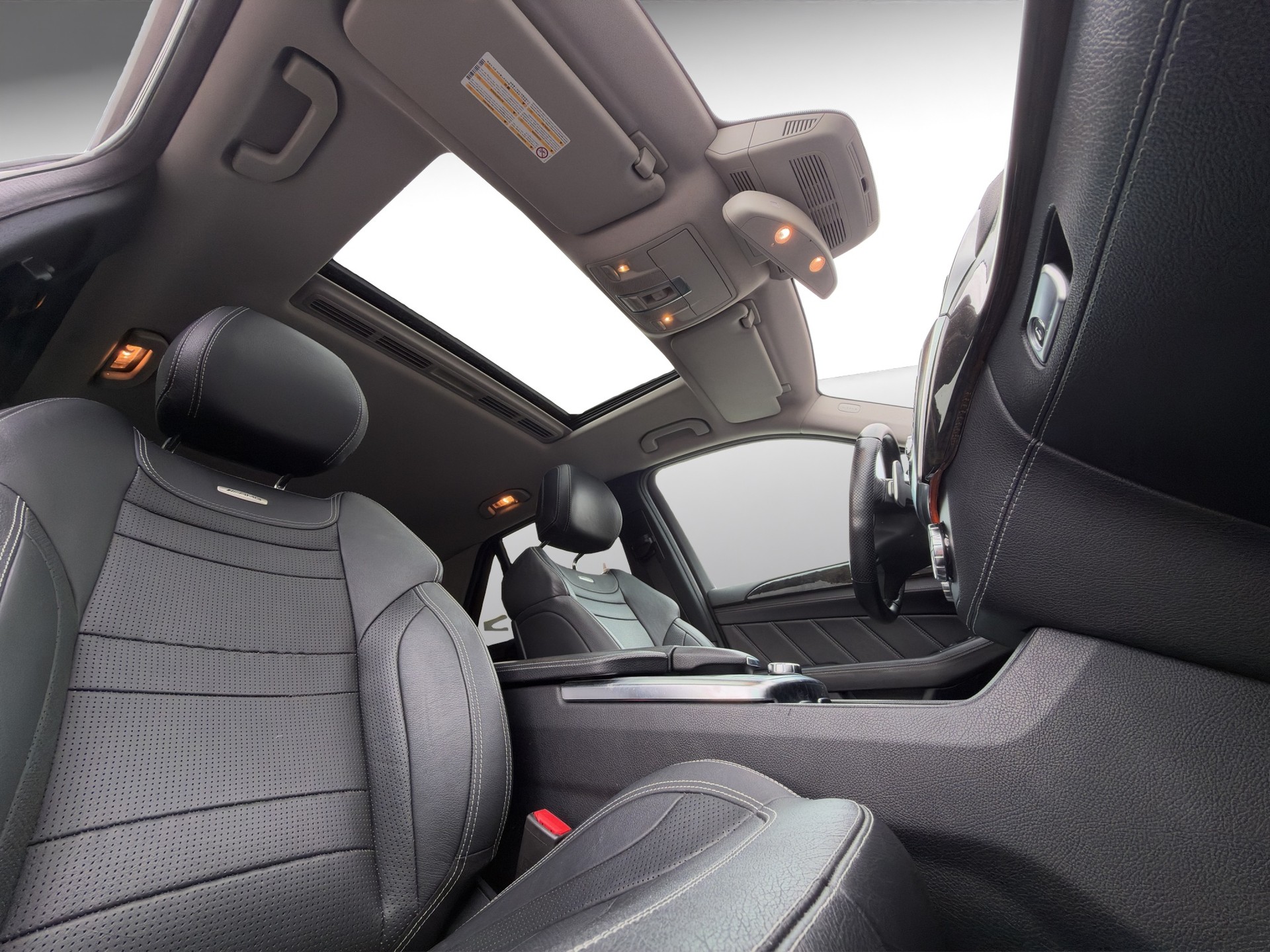 MERCEDES-BENZ ML 63 AMG V8-image-17