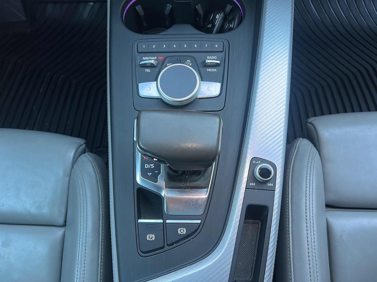 AUDI A4 allroad 3.0 TDI quattro S-tronic-image-12