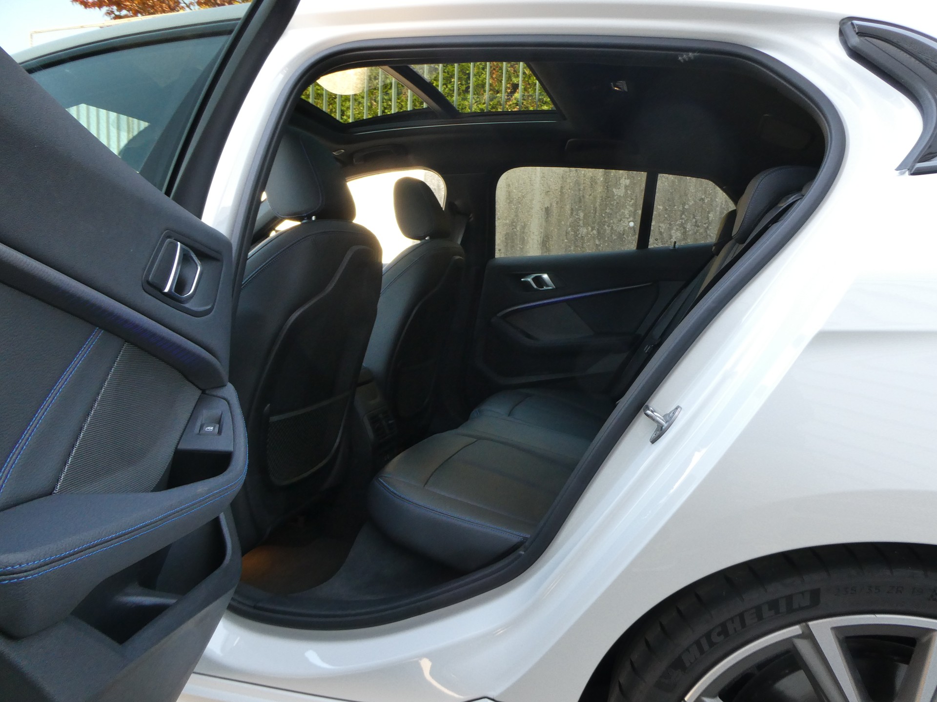 BMW M135i xDrive Steptronic-image-9