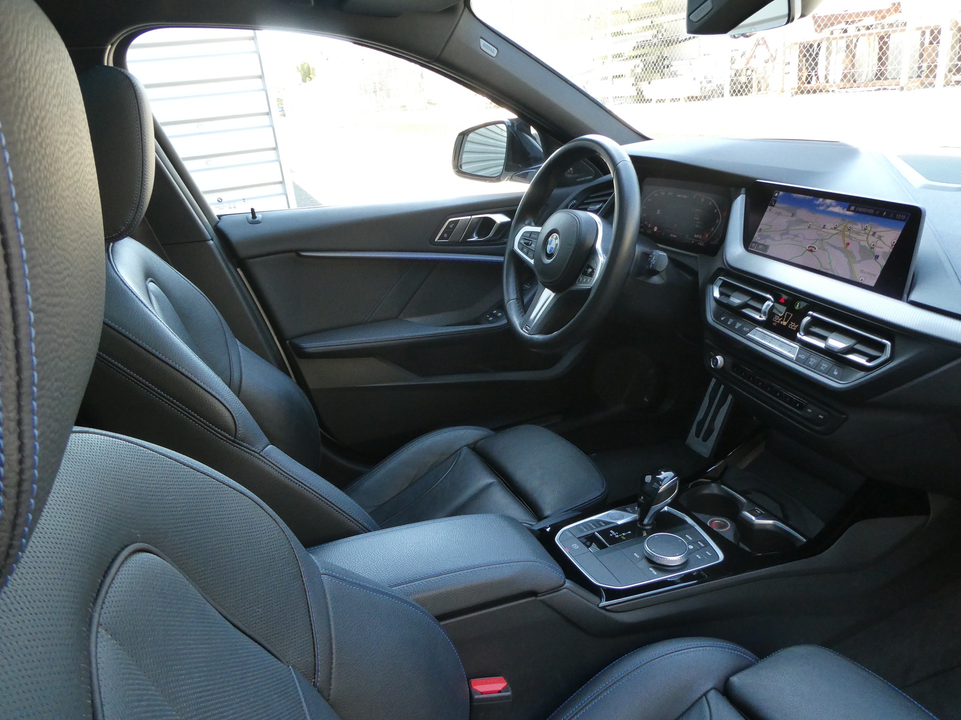 BMW M135i xDrive Steptronic-image-11