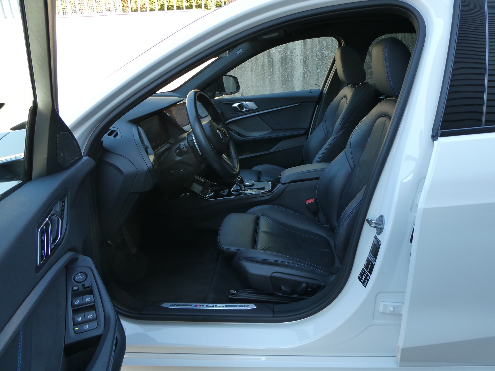 BMW M135i xDrive Steptronic-image-8
