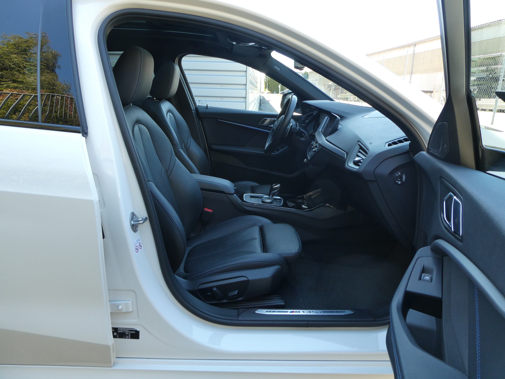 BMW M135i xDrive Steptronic-image-10