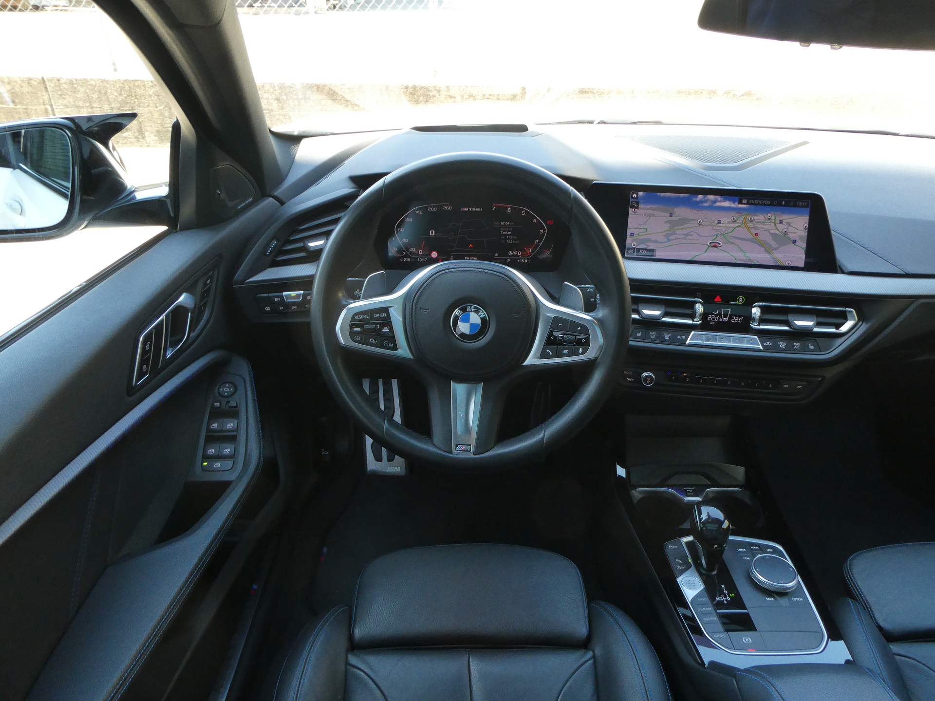 BMW M135i xDrive Steptronic-image-14