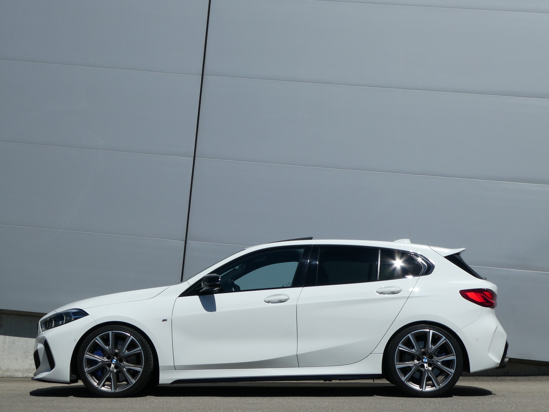 BMW M135i xDrive Steptronic-image-3